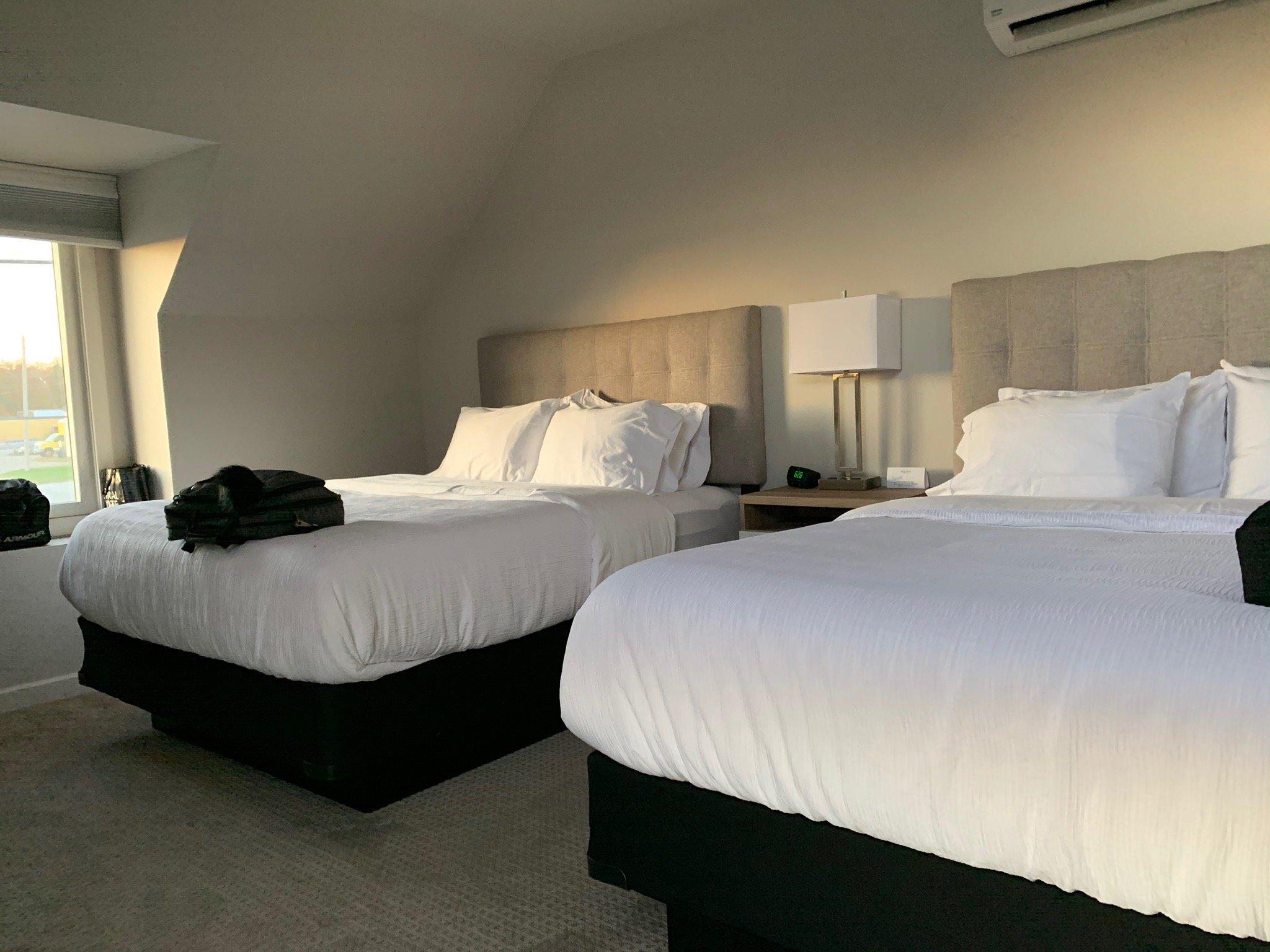 Salty Shores Inn & Cafe