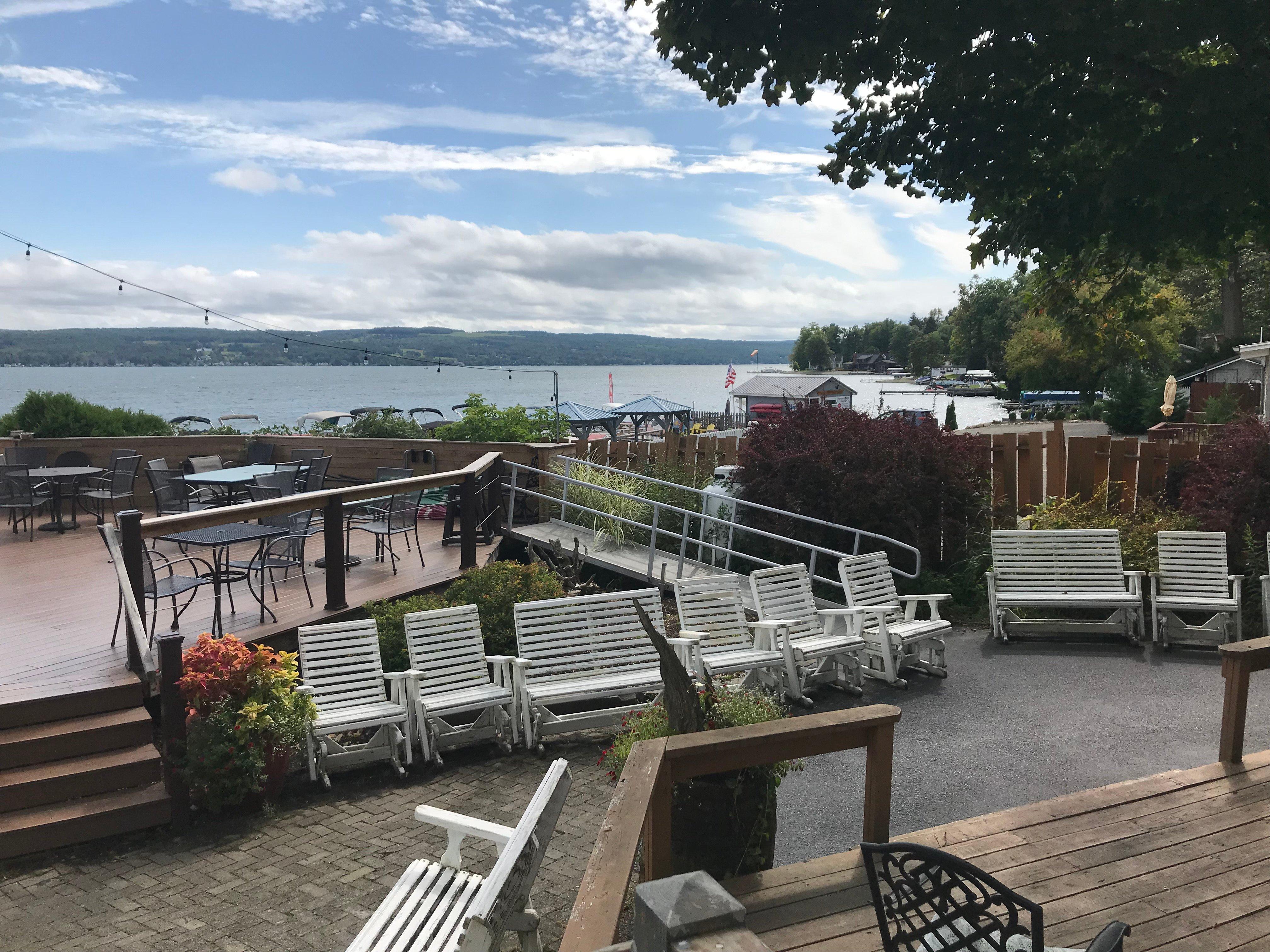 The Lakeside Restaurant & Tavern
