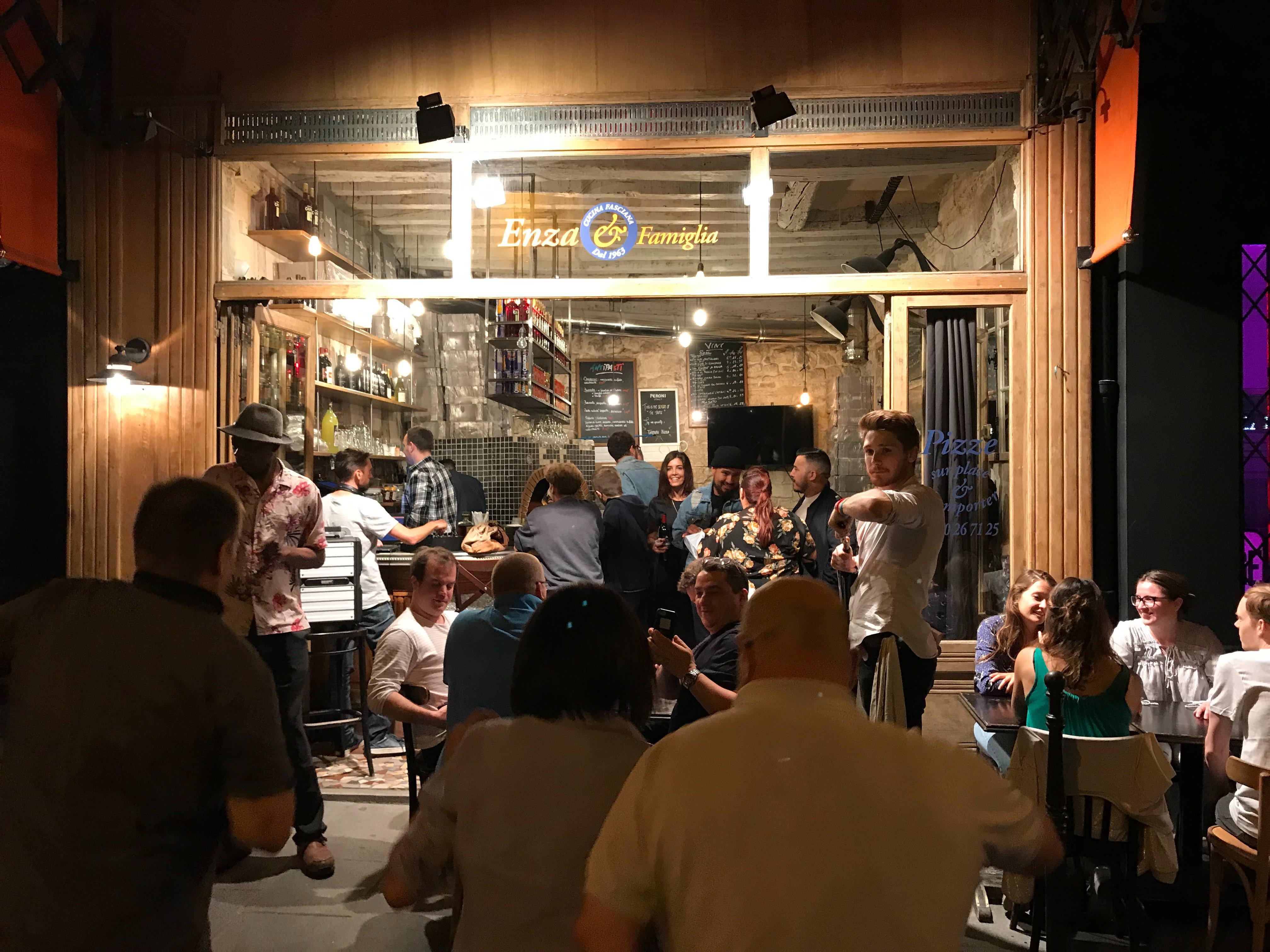 Enza & Famiglia Pizzeria