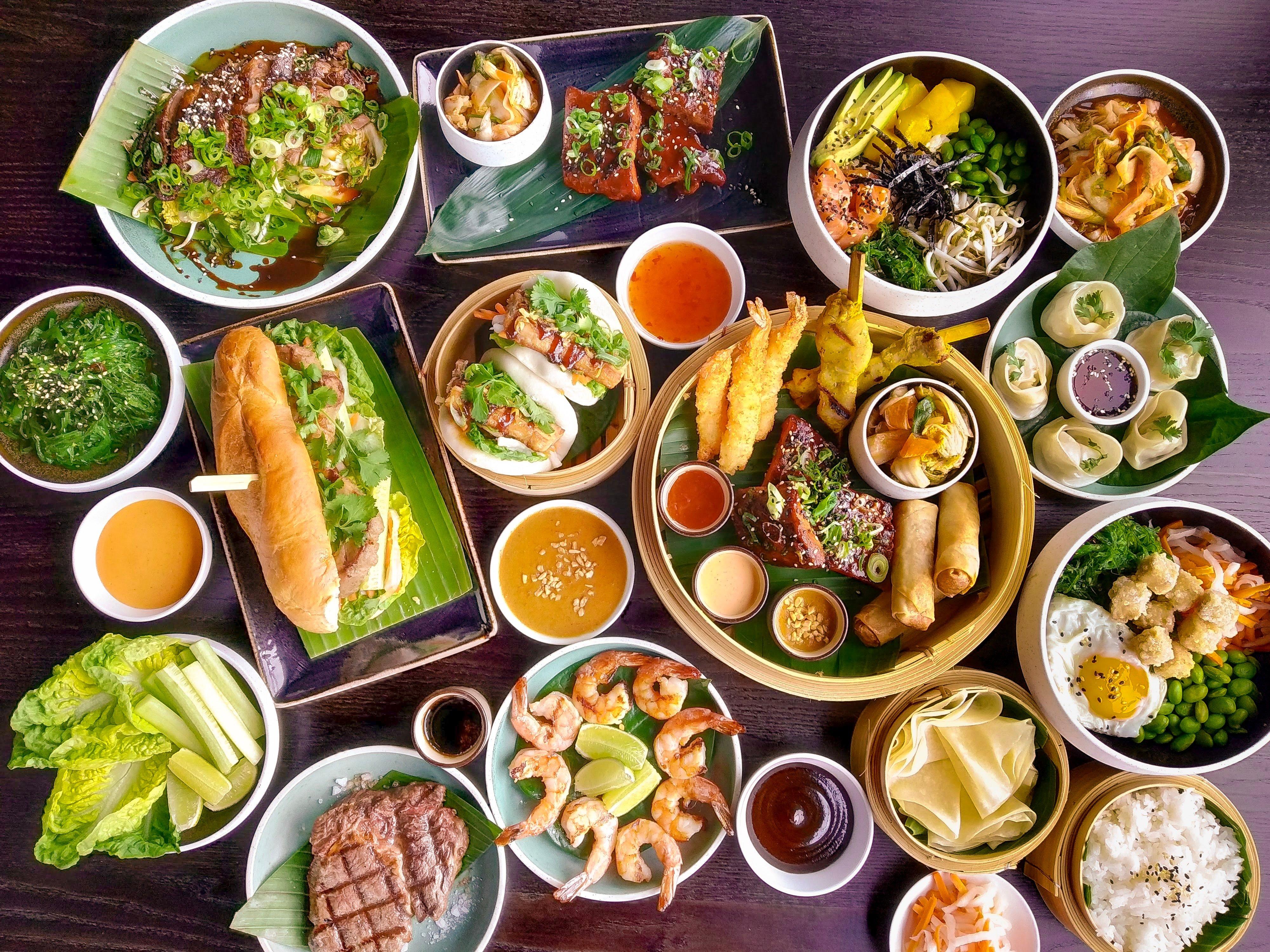 Kona Bar & Restaurant