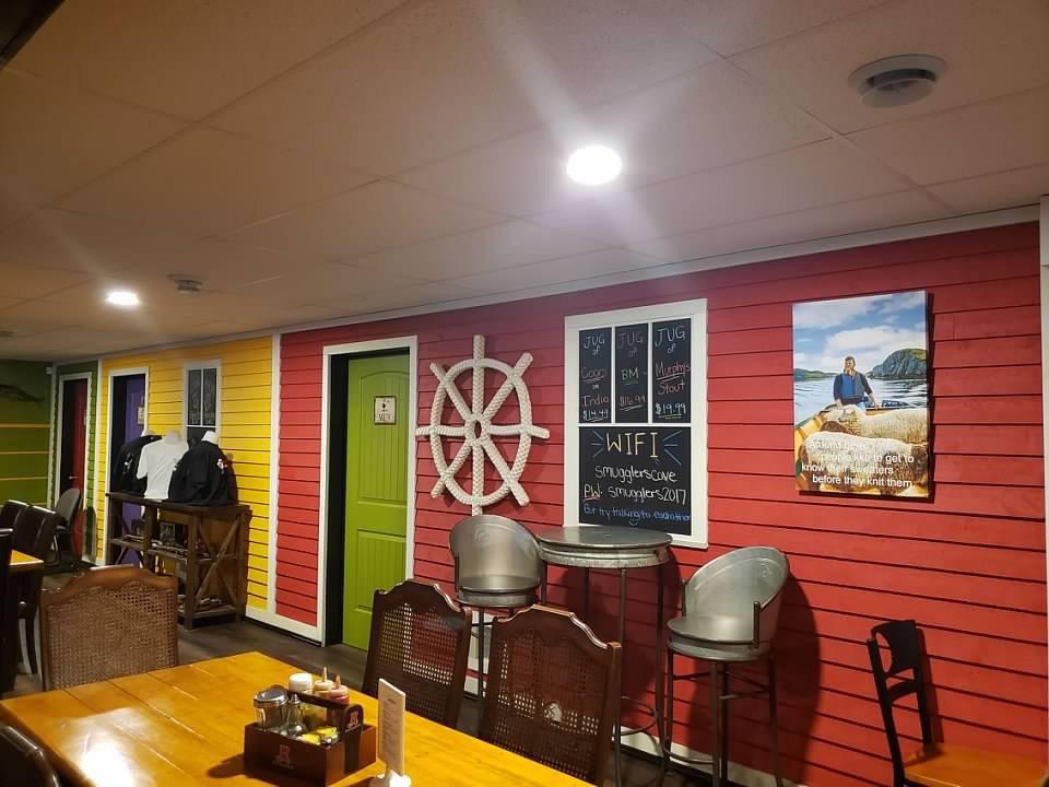 Smugglers Cove Roadhouse Patio Bar & Grill