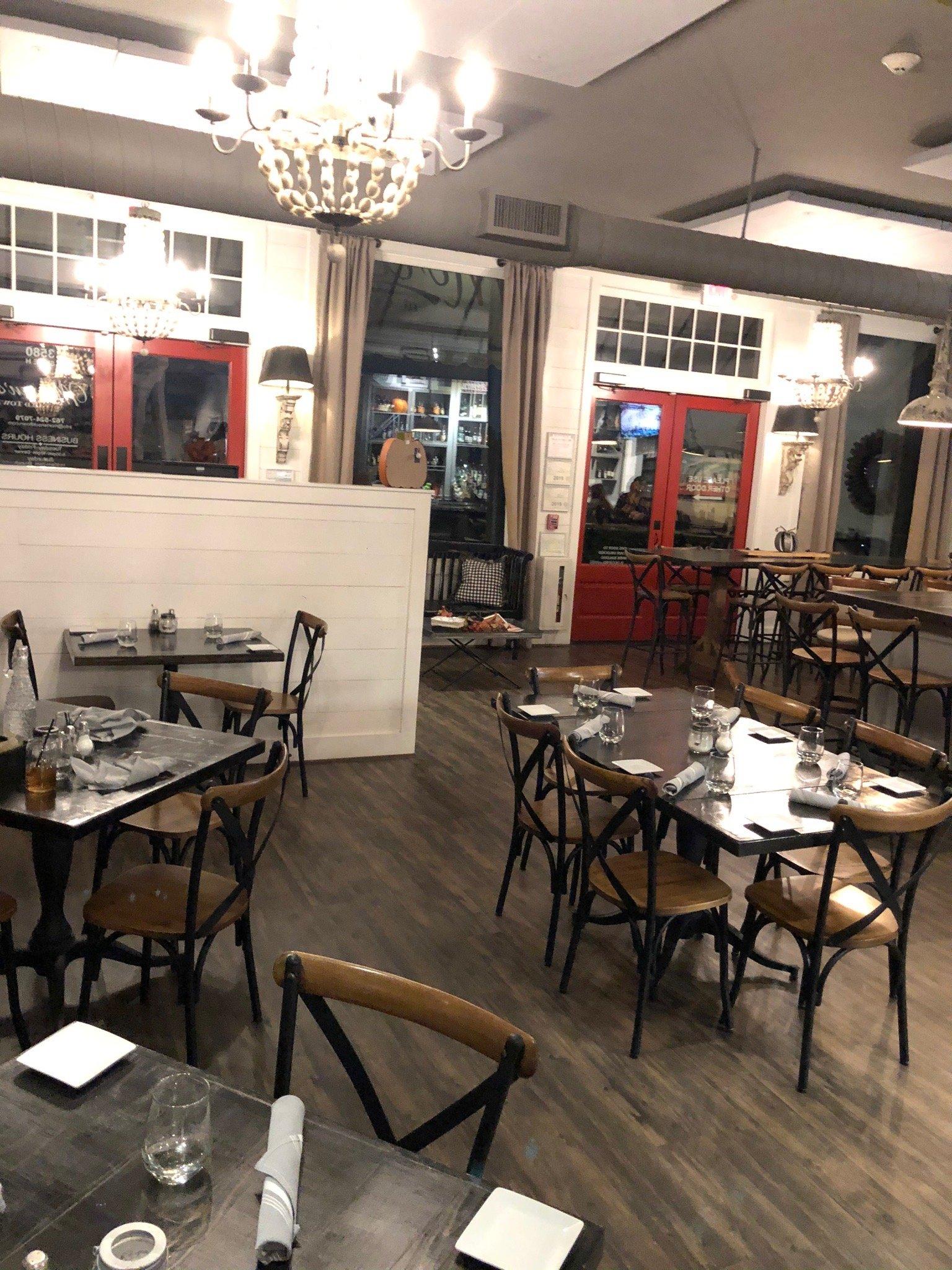 Morten's at Old Town