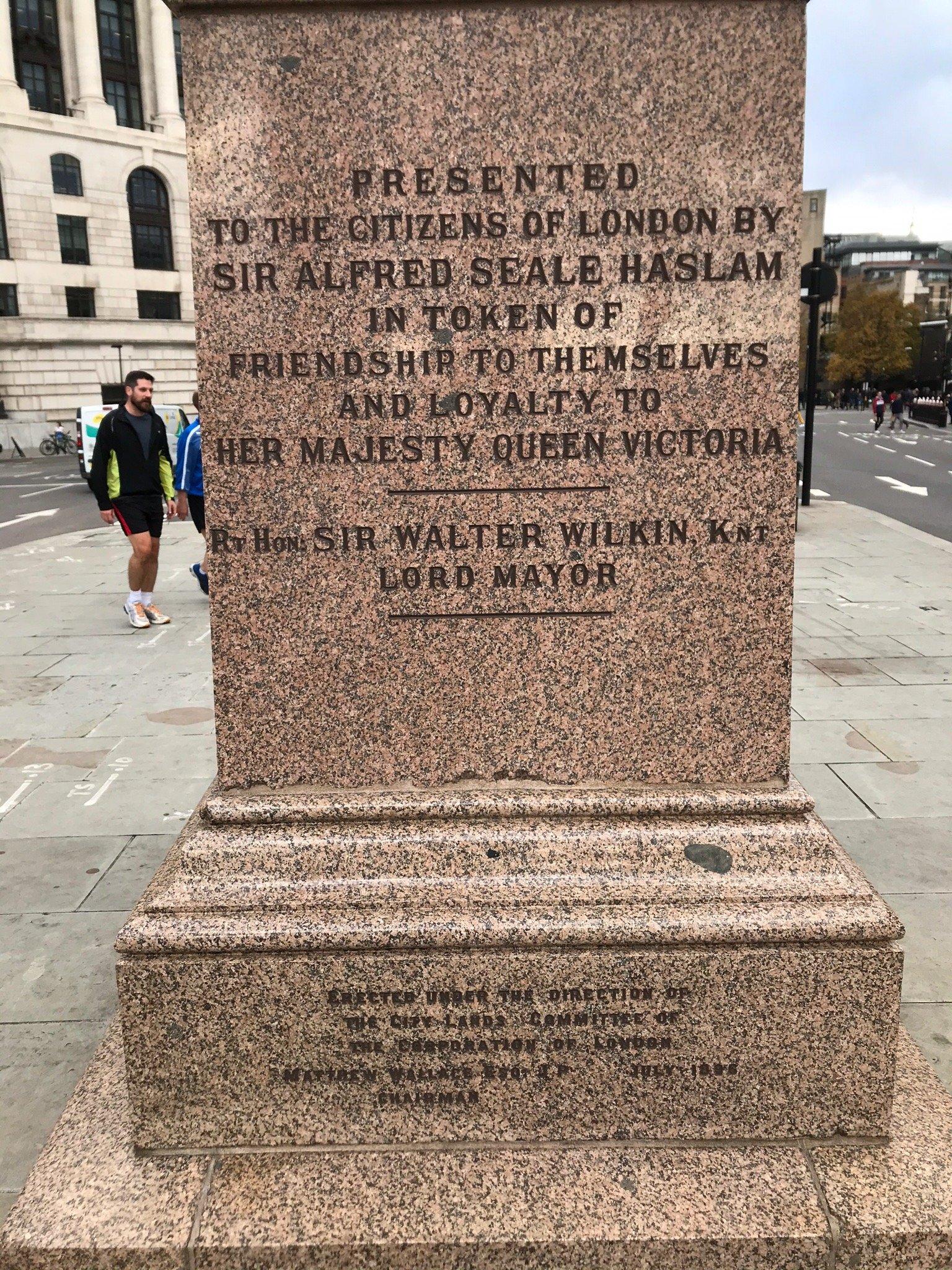 Statue of Queen Victoria