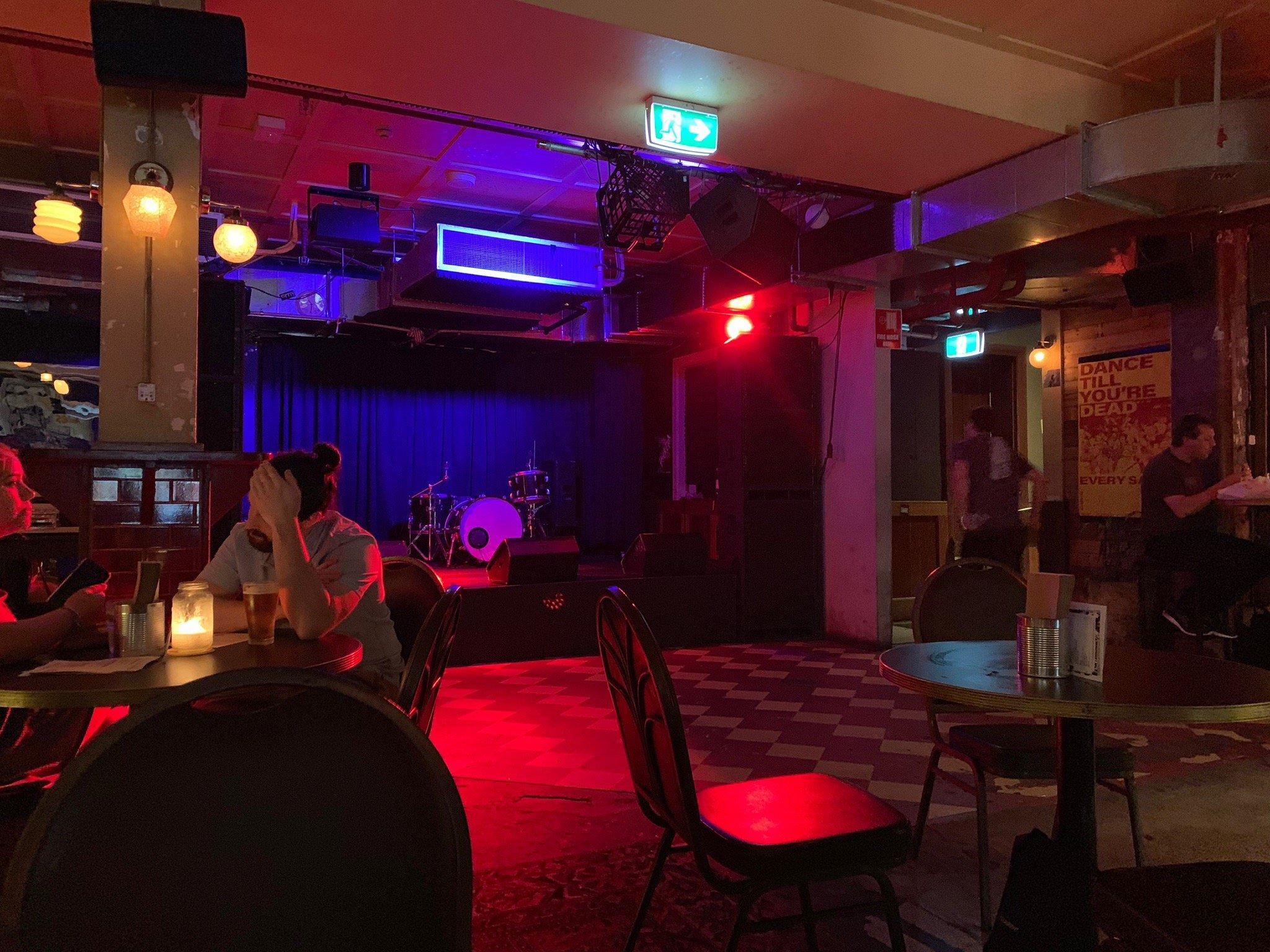 Mary's Pizzeria at The Landsdowne Hotel