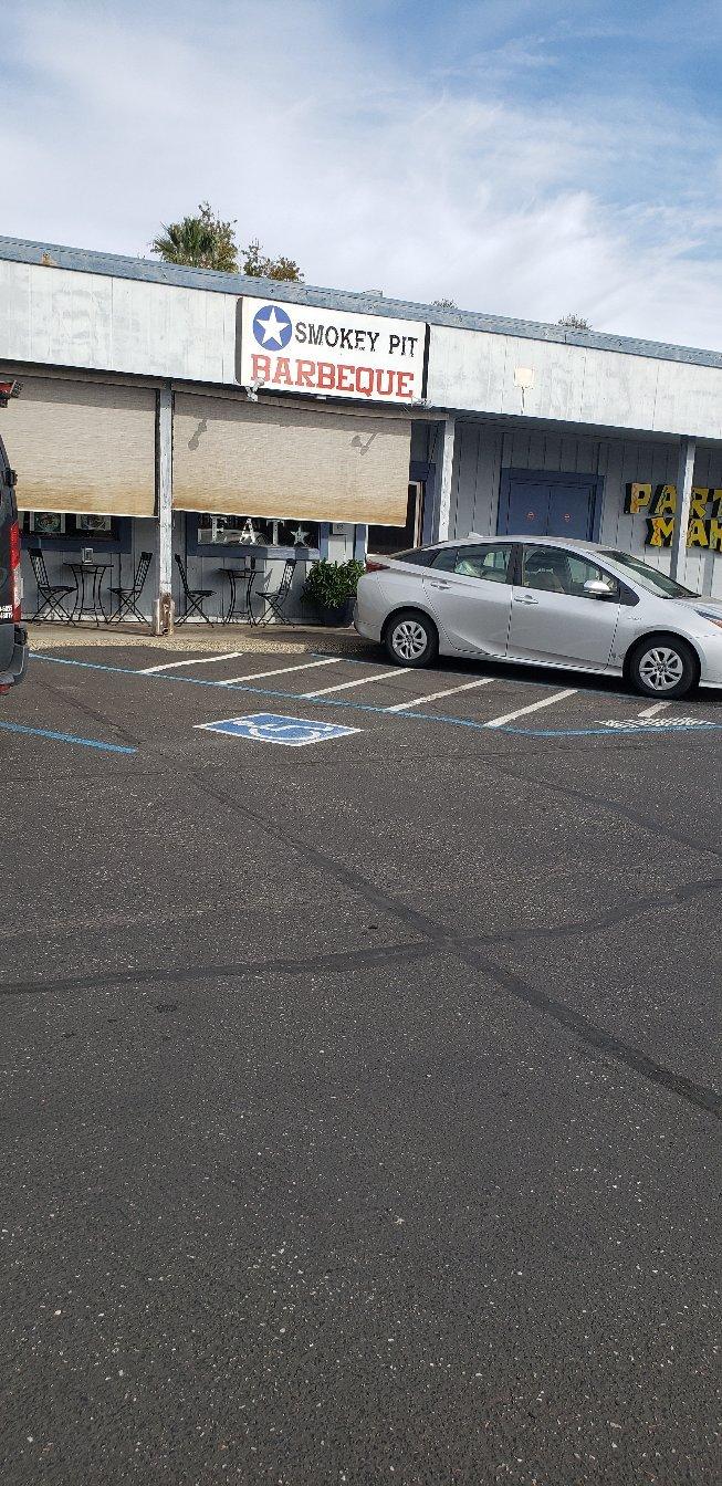 Smokey Pit Barbeque Texas Style