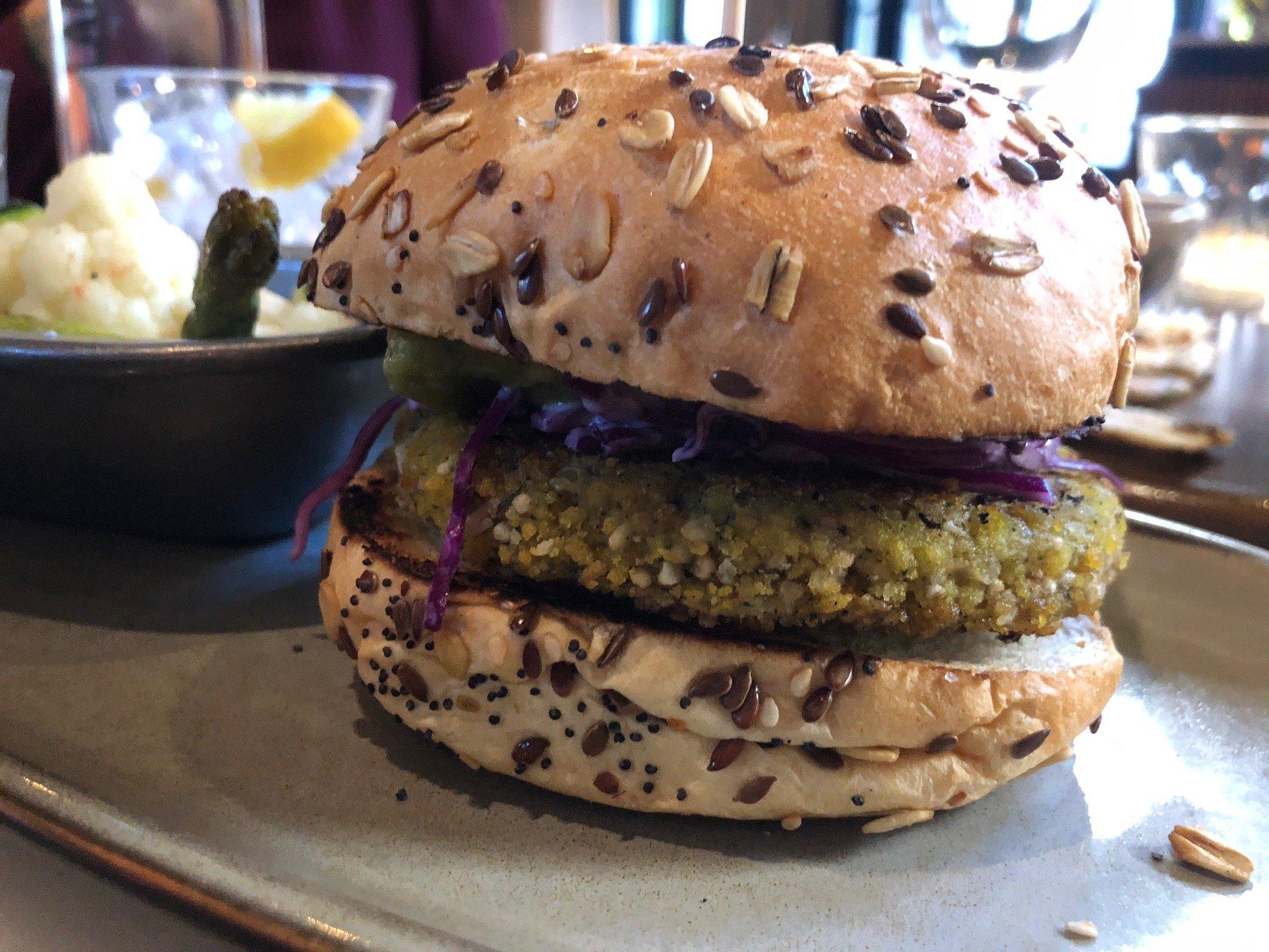 Photo by jonayamador