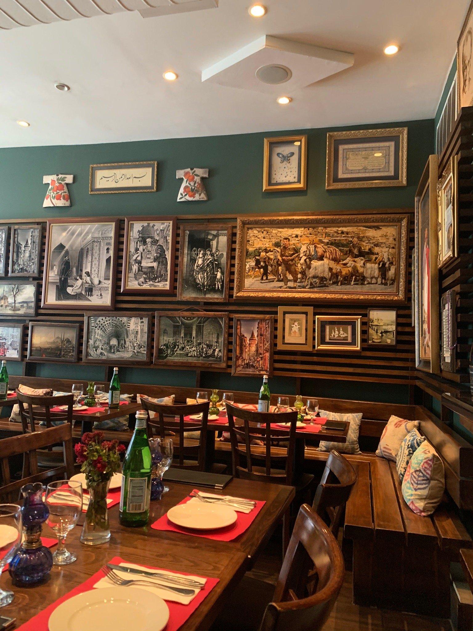 Photo by robcurtross