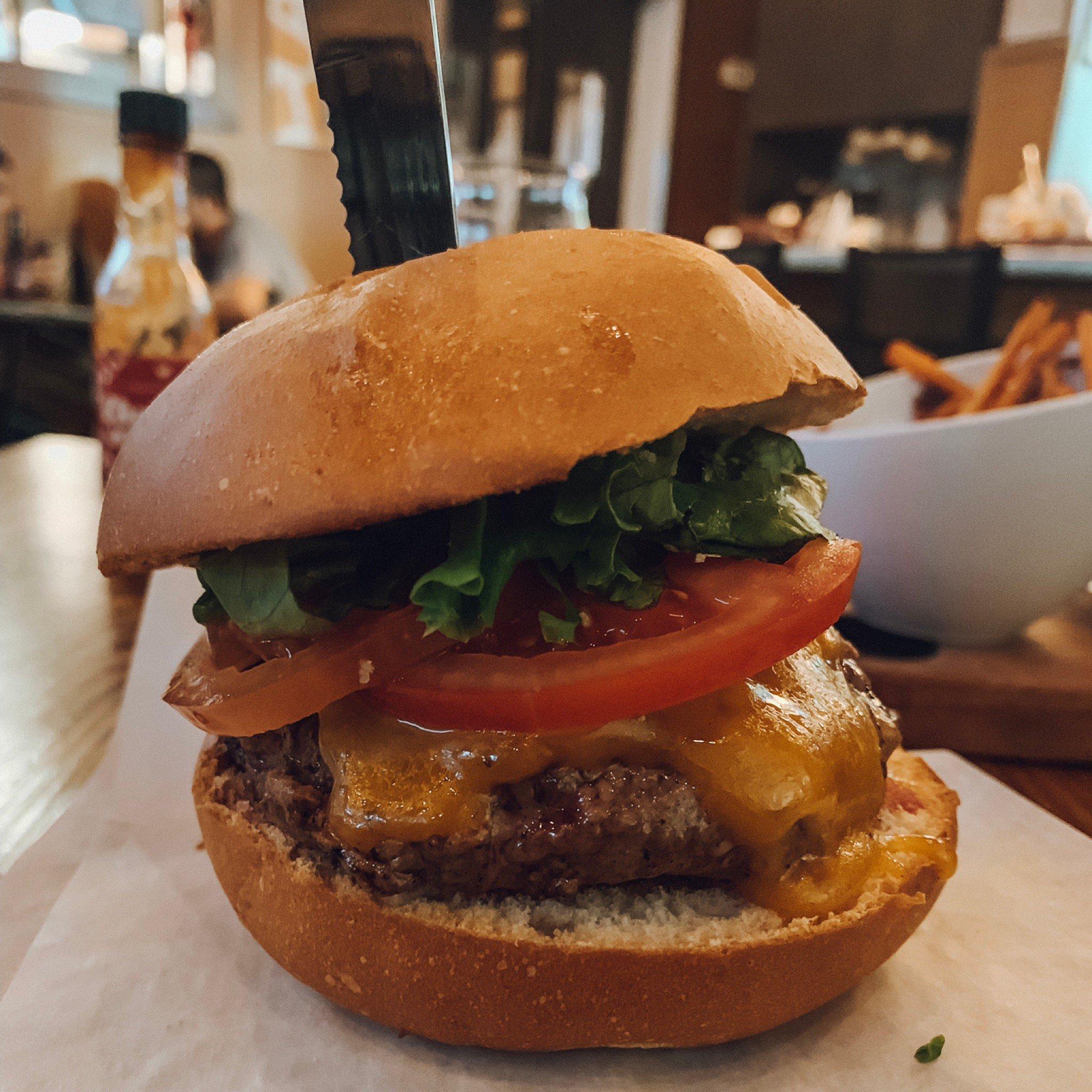 Dondesea, Burgers Beers Bites