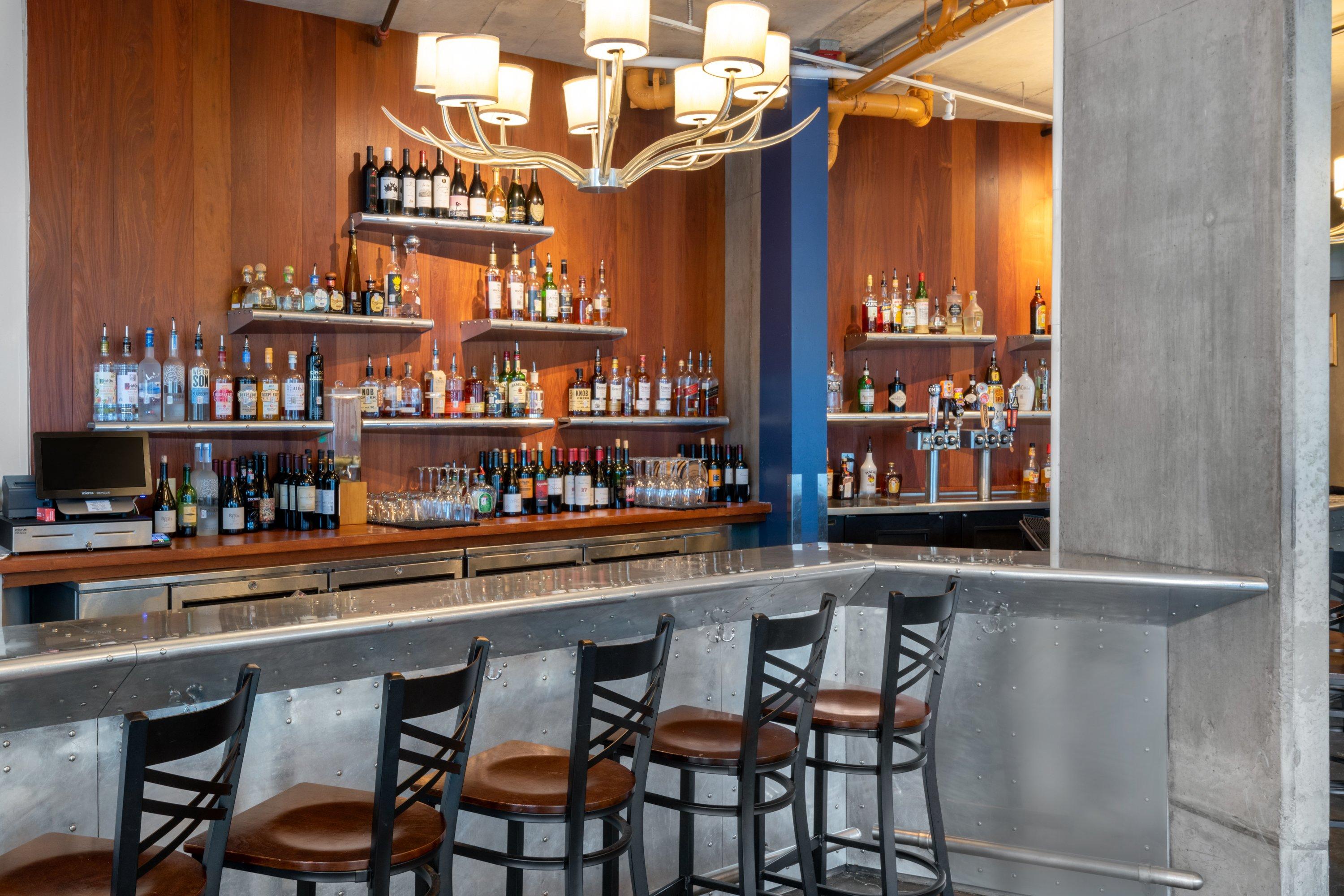 LOFT Restaurant & Bar