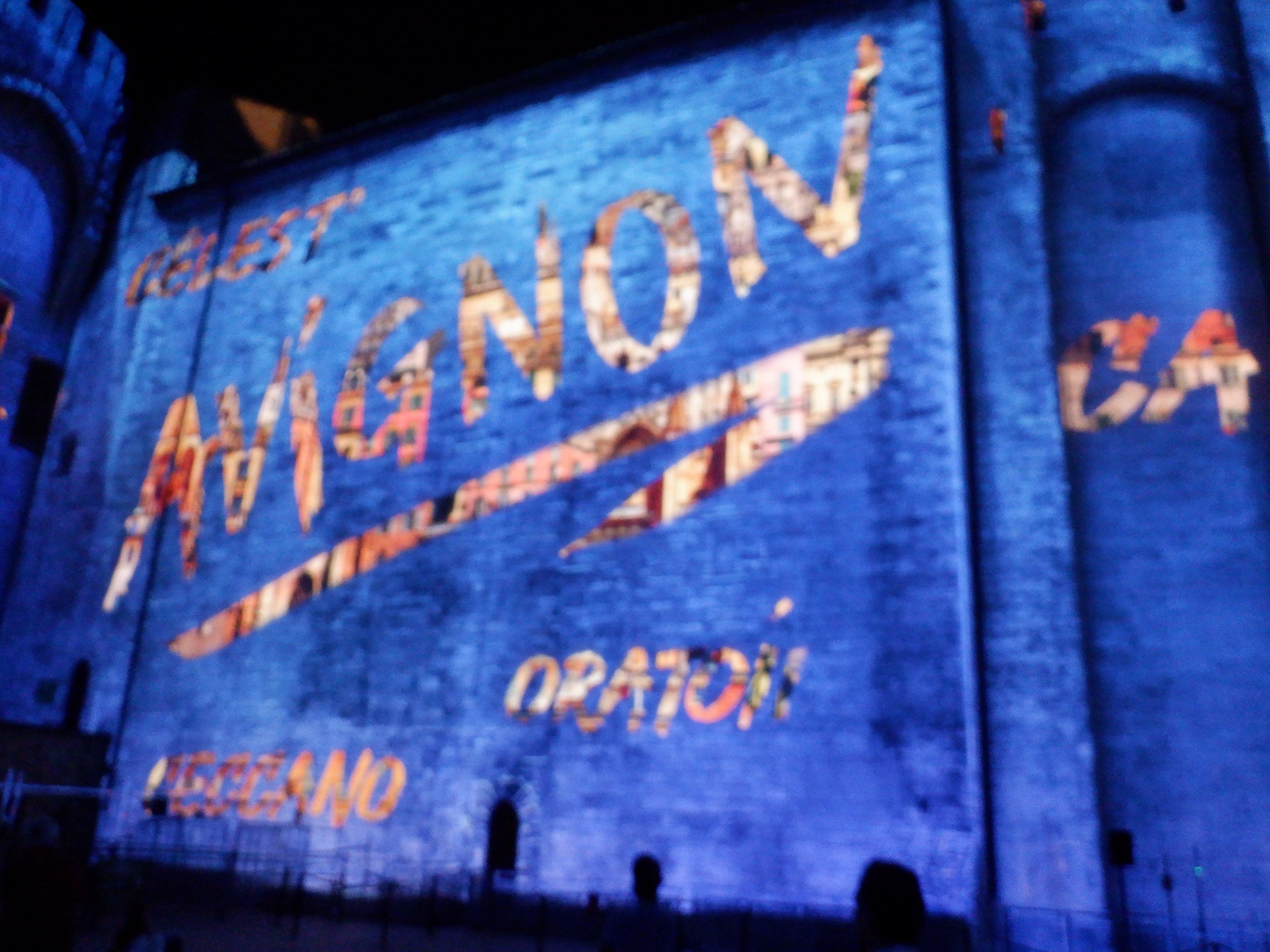 Vibrations, Cour D'honneur Du Palais Des Papes