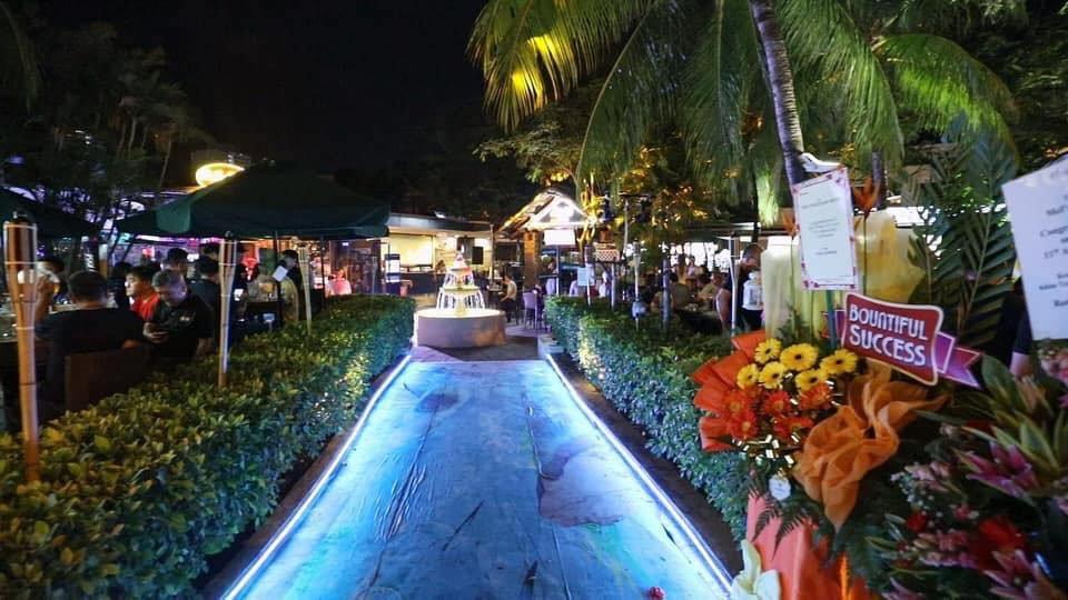 Mel's Place Restaurant & Bar