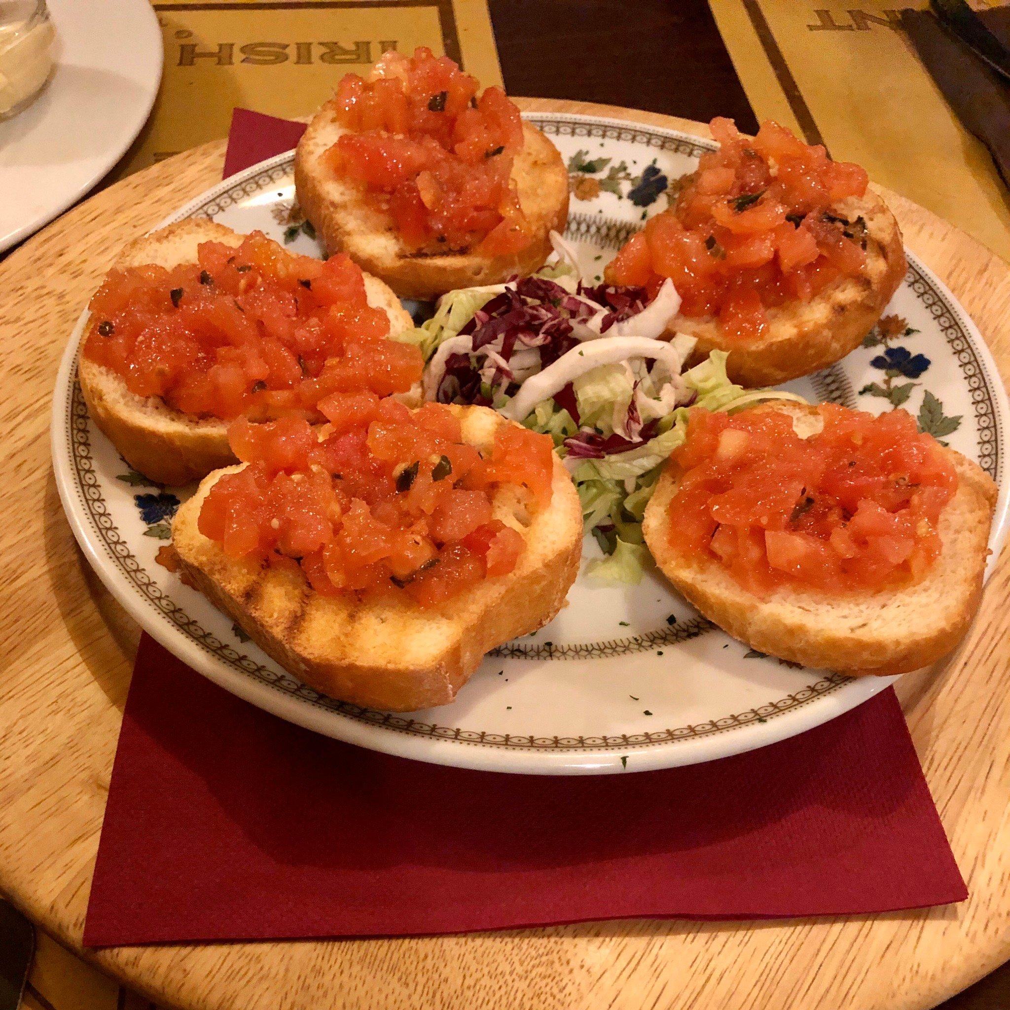 Mulligans Irish Pub & Restaurant