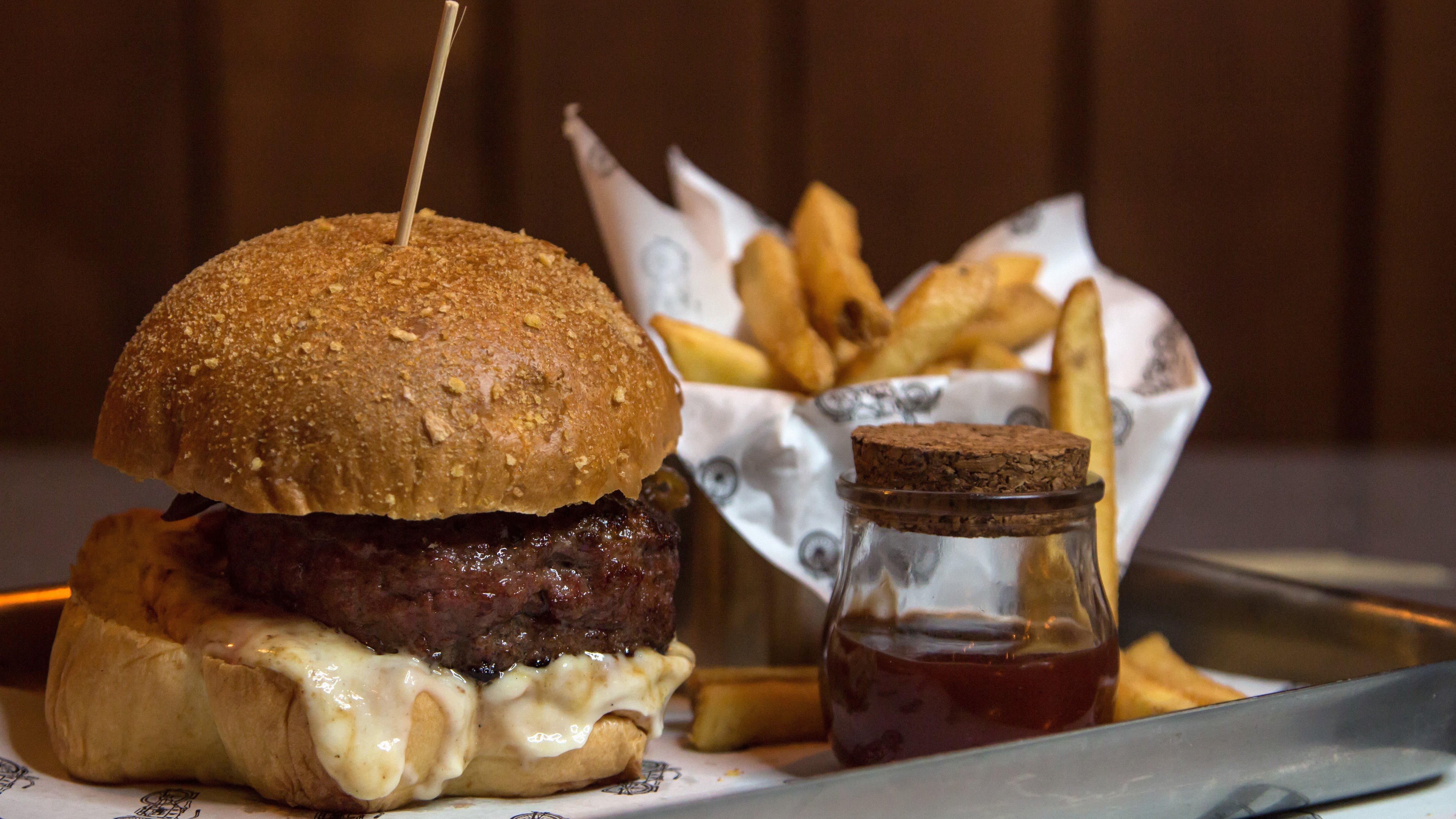 BUCO Burger & Cocktail