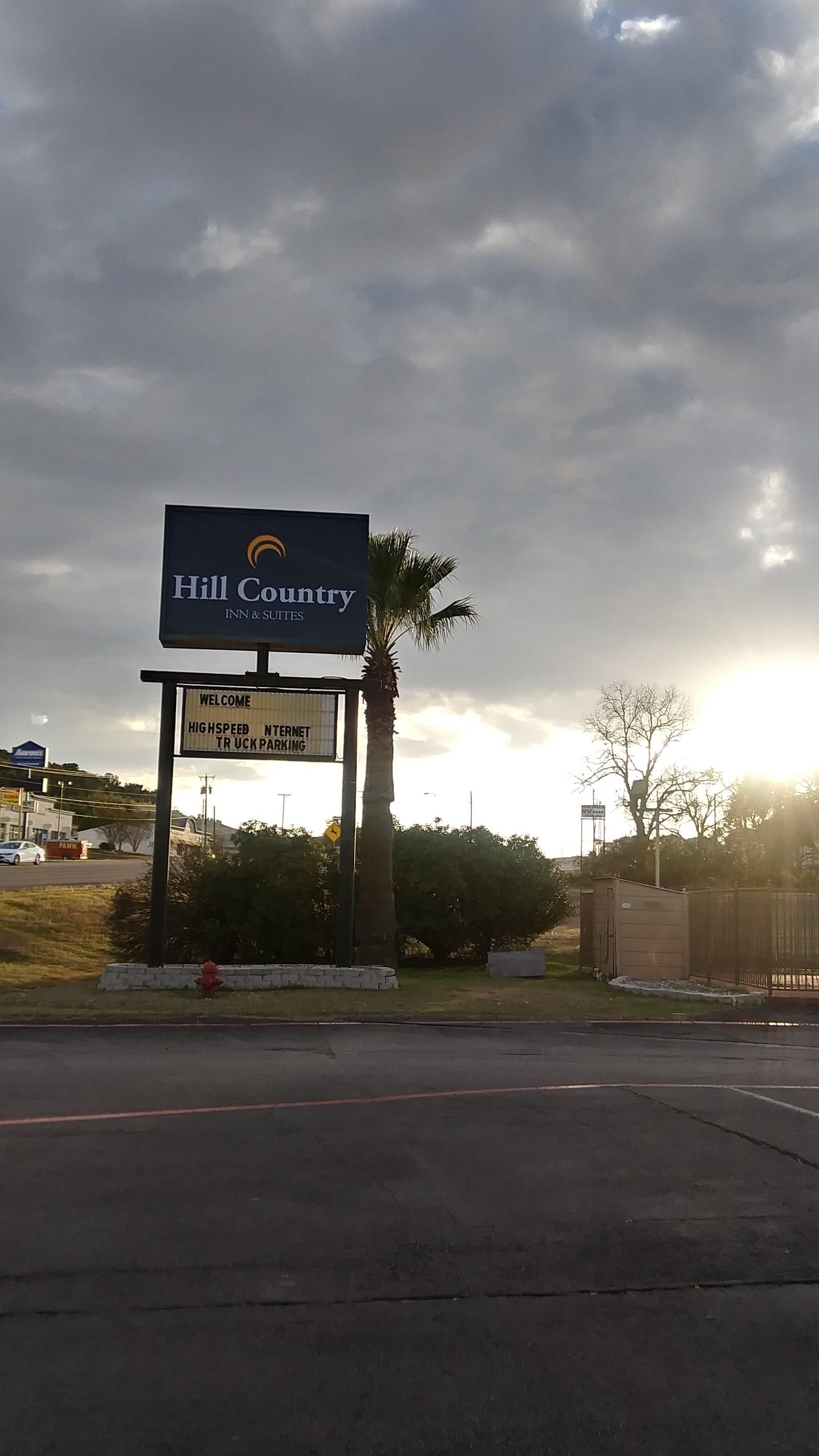 Hill Country Inn & Suites