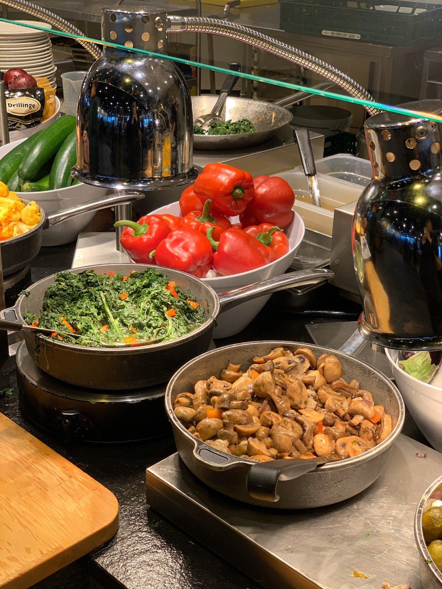 DINEA Restaurant & Cafe