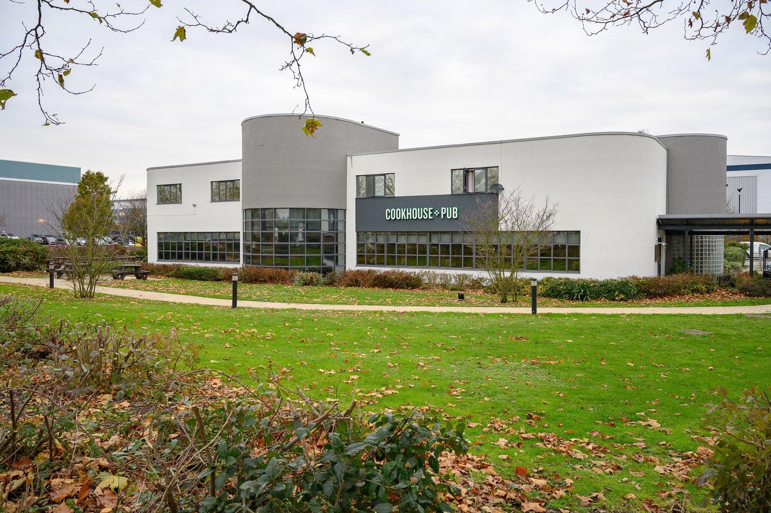 Inn On The Park Cookhouse + Pub