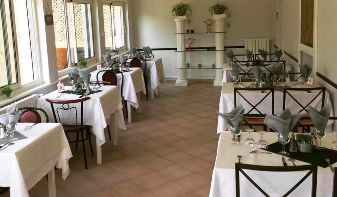 Le 31 Hotel Bar Restaurant