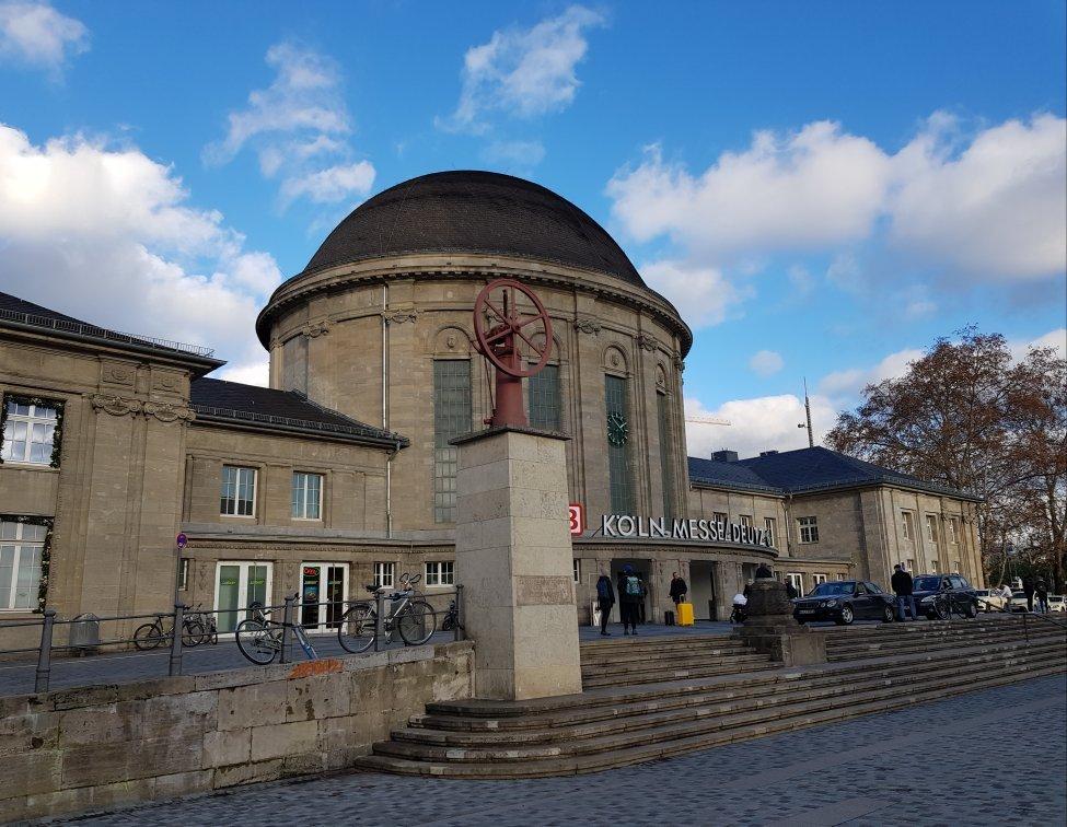 Denkmal fuer Nikolaus August Otto und Eugen Langen