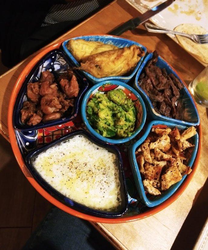 La Troje Bar & Grill LLC