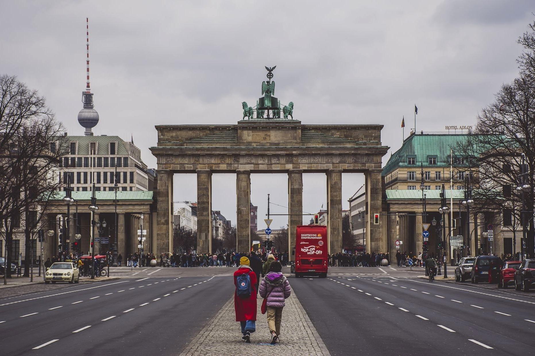 Pink Umbrella Berlin Tours