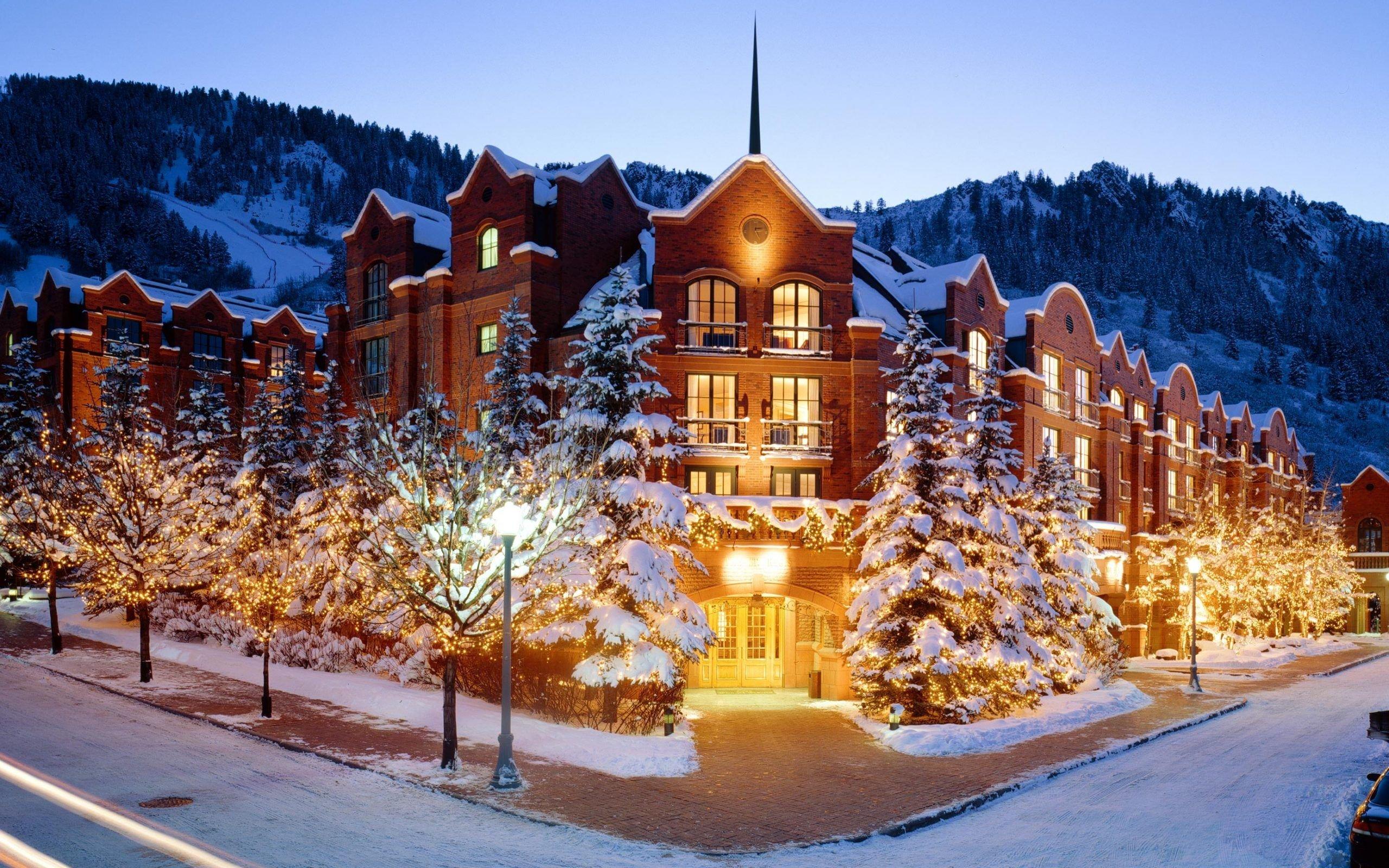 Downtown Aspen by Gondola Resorts