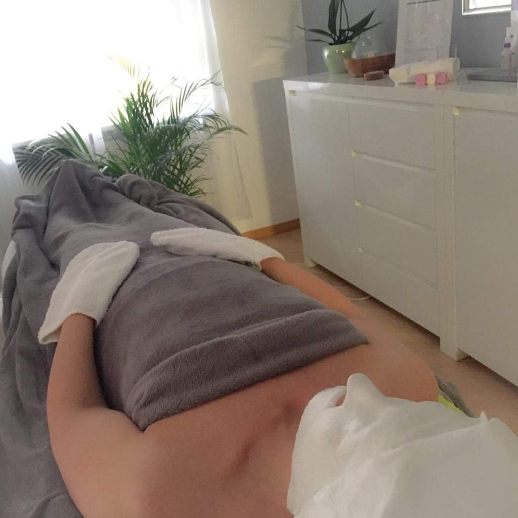 Szépségterapeuta (Beauty Therapist)