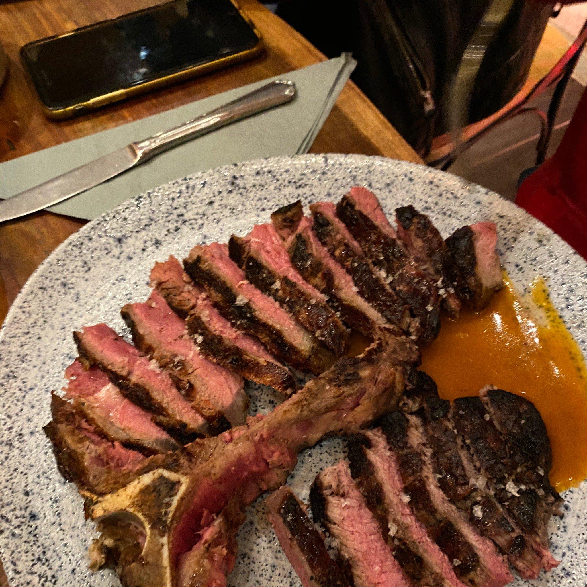 Hunters Room & Grill