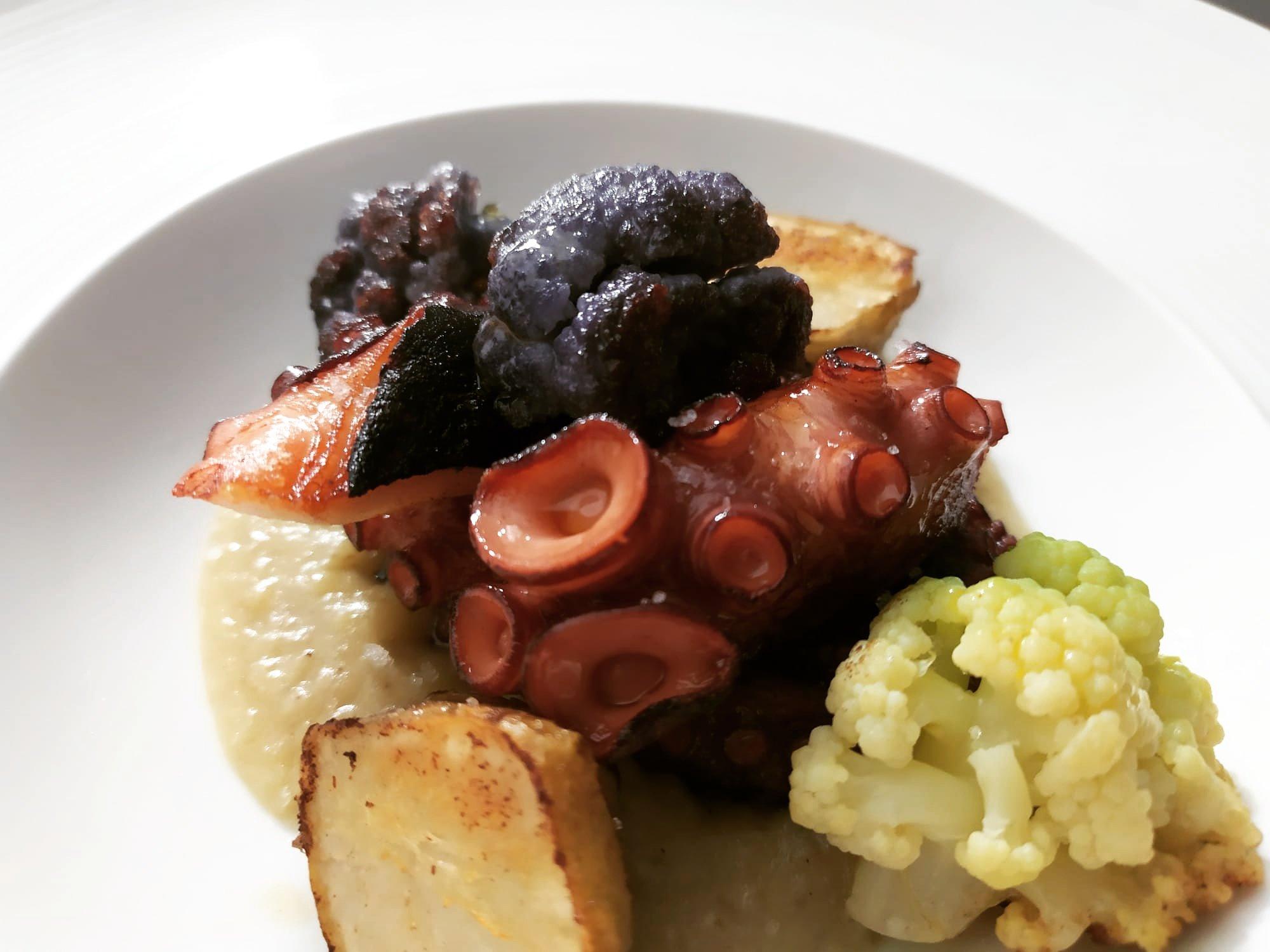 Tuorlo Vino & Cucina