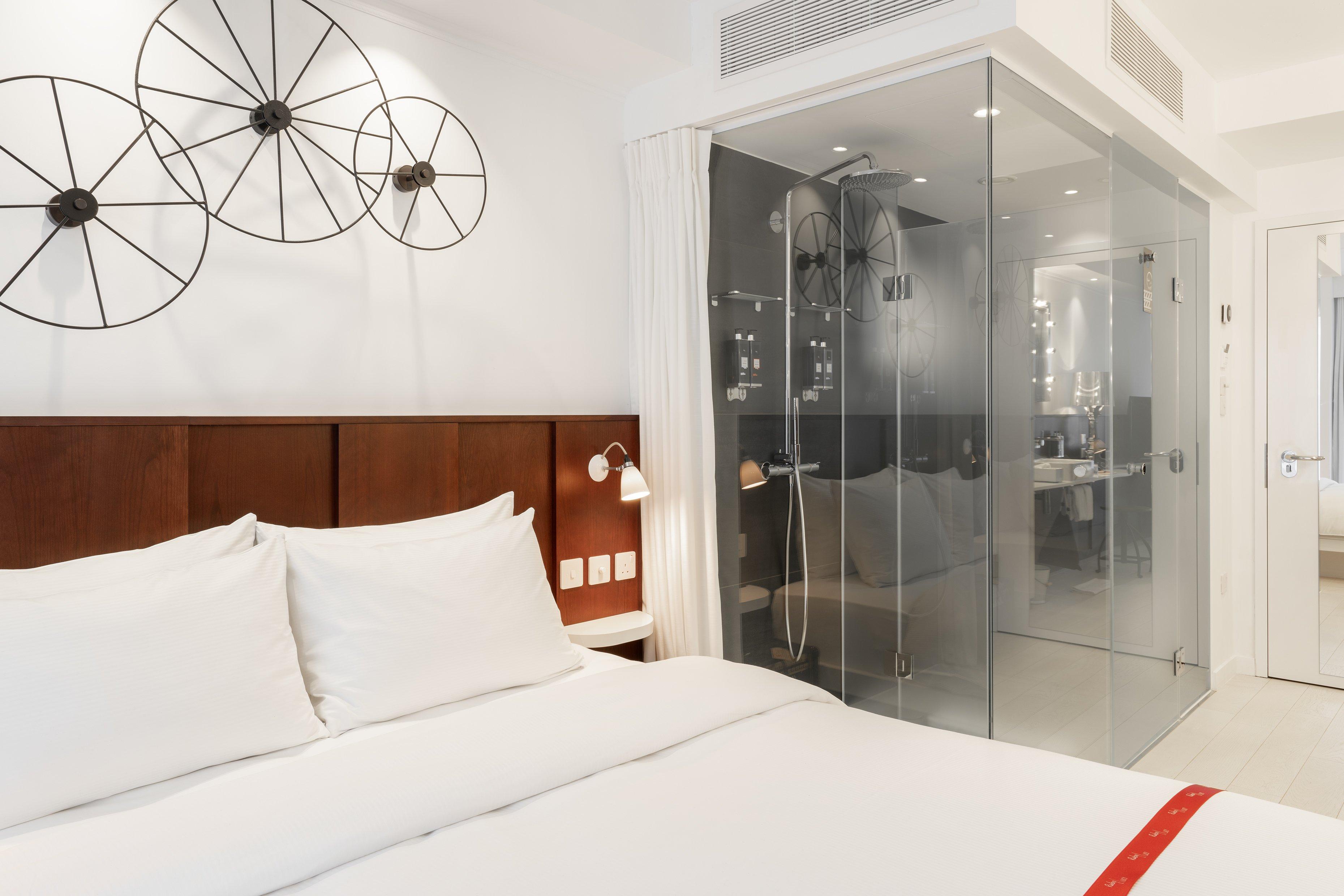 Ruby Lucy Hotel & Bar