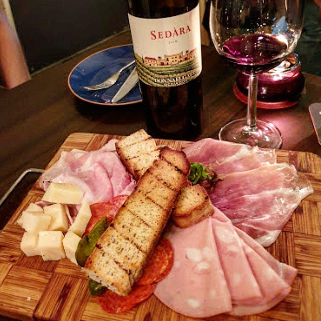 Mazzo Restaurant & Bar