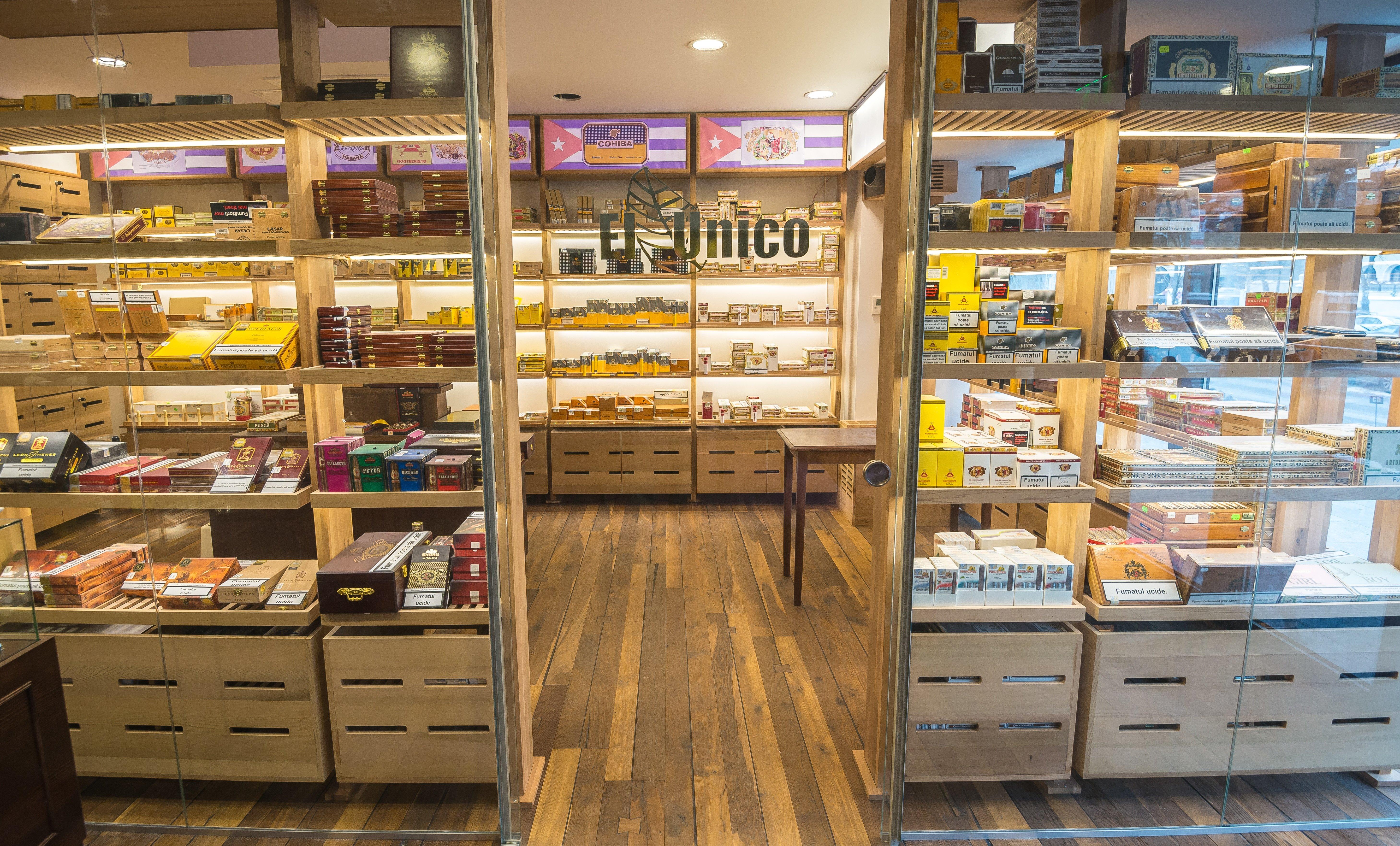 El Unico Cigar Lounge