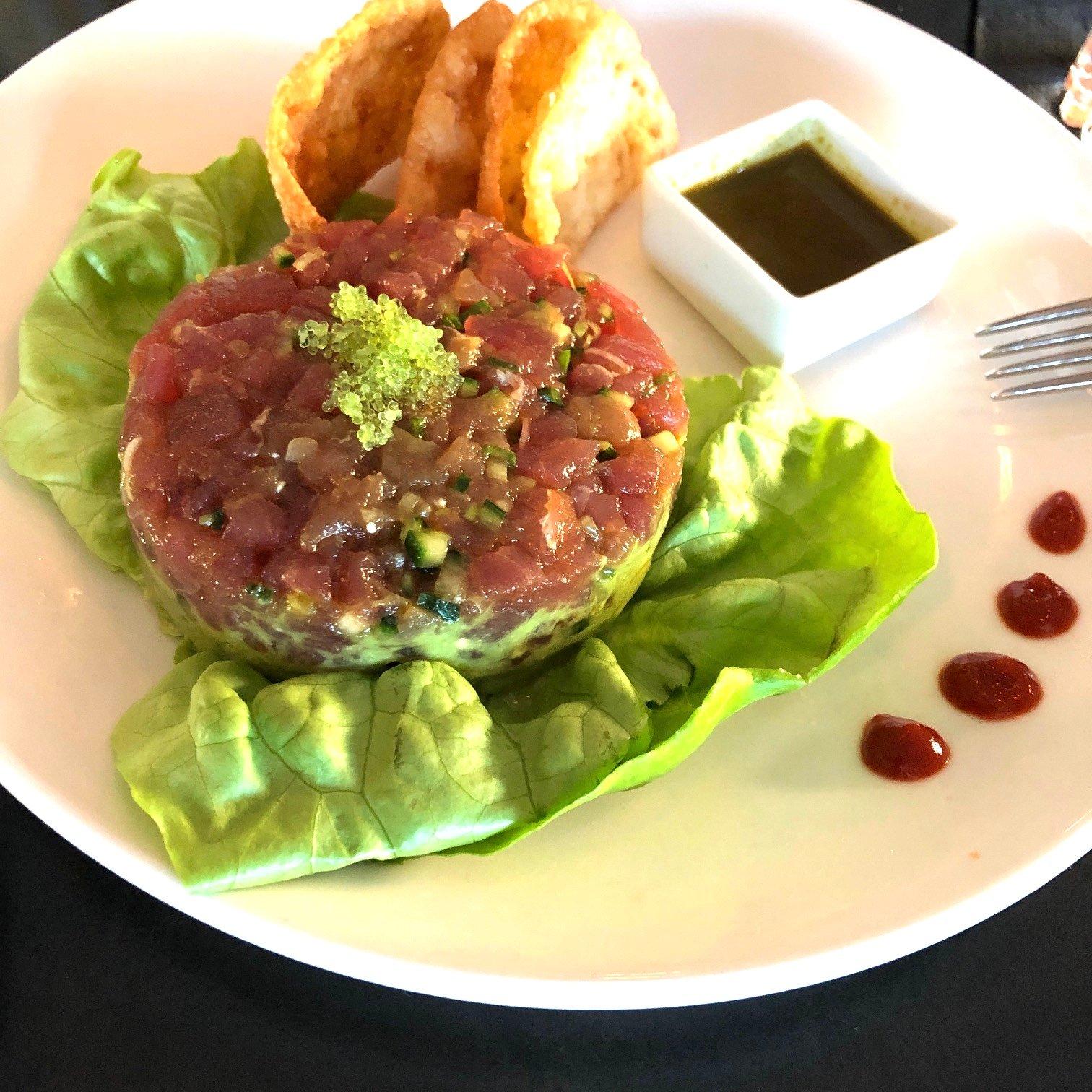 V's restaurant + bar