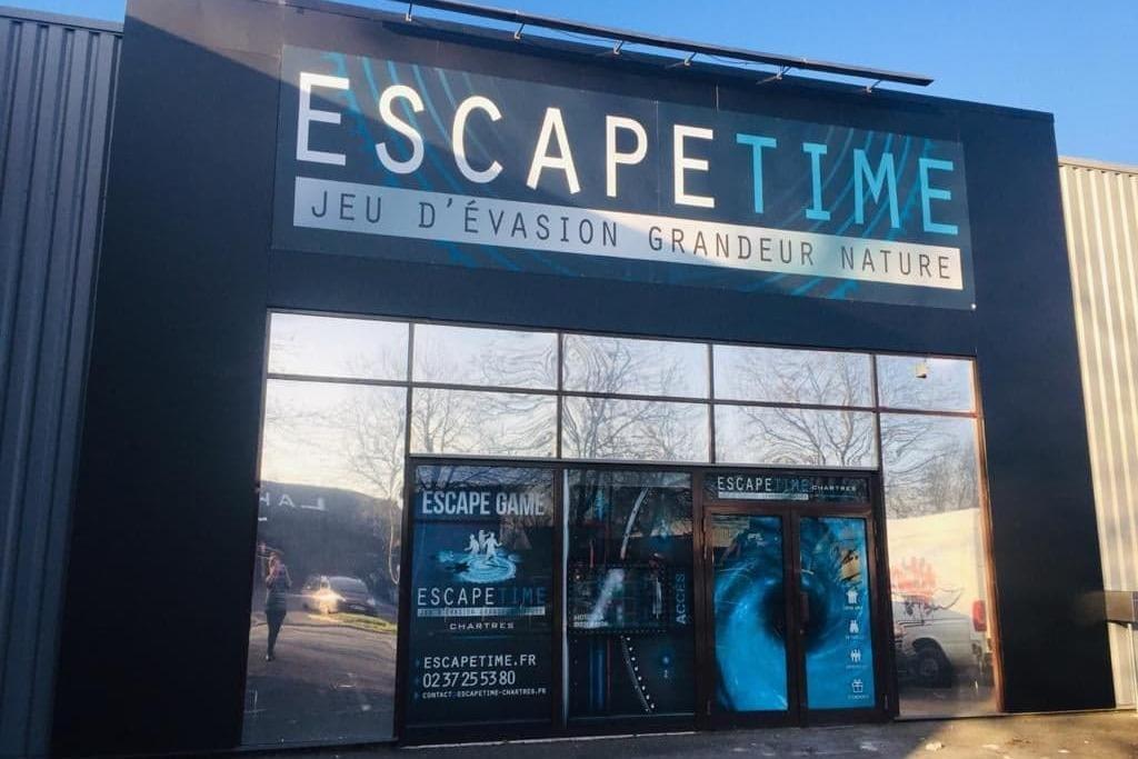 Escape Time Chartres