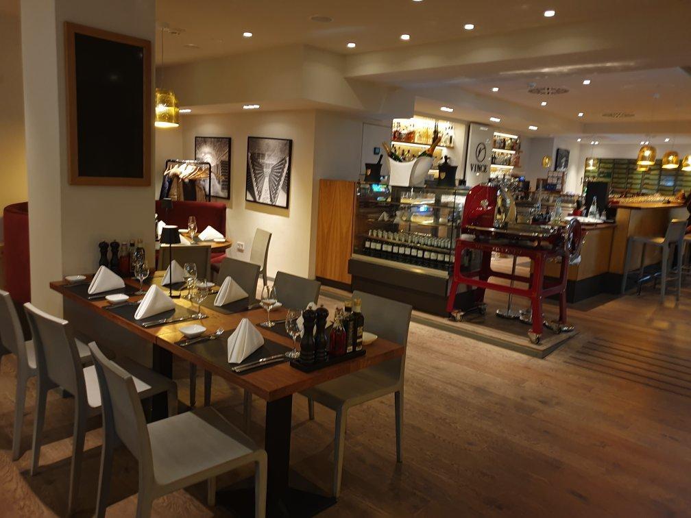 Vince Vinoteca & Restaurant