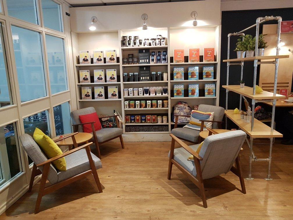 W2 Bubble Waffle. Bubble Tea. Gelato.