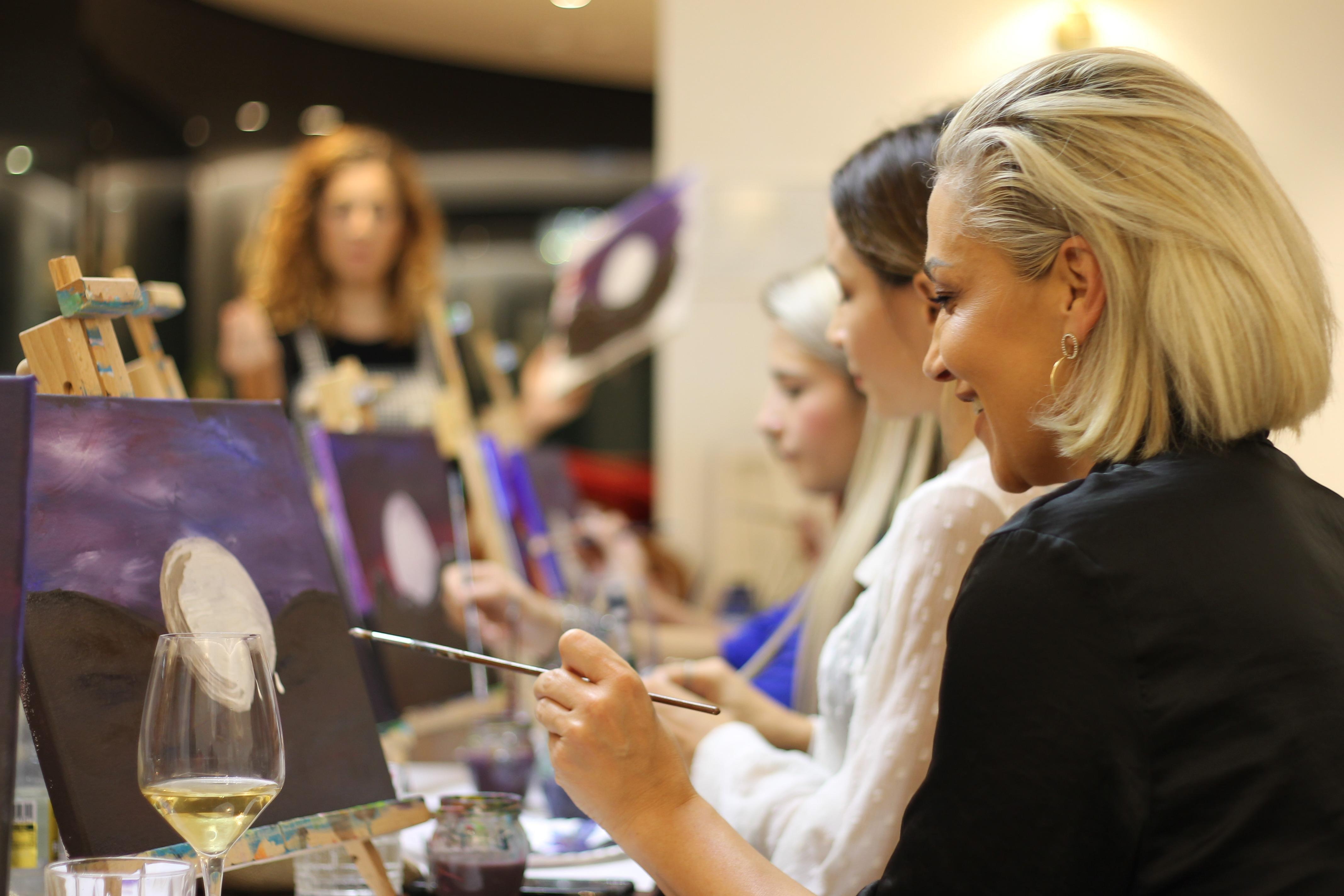 Art Bottega | Wine and Paint Studio