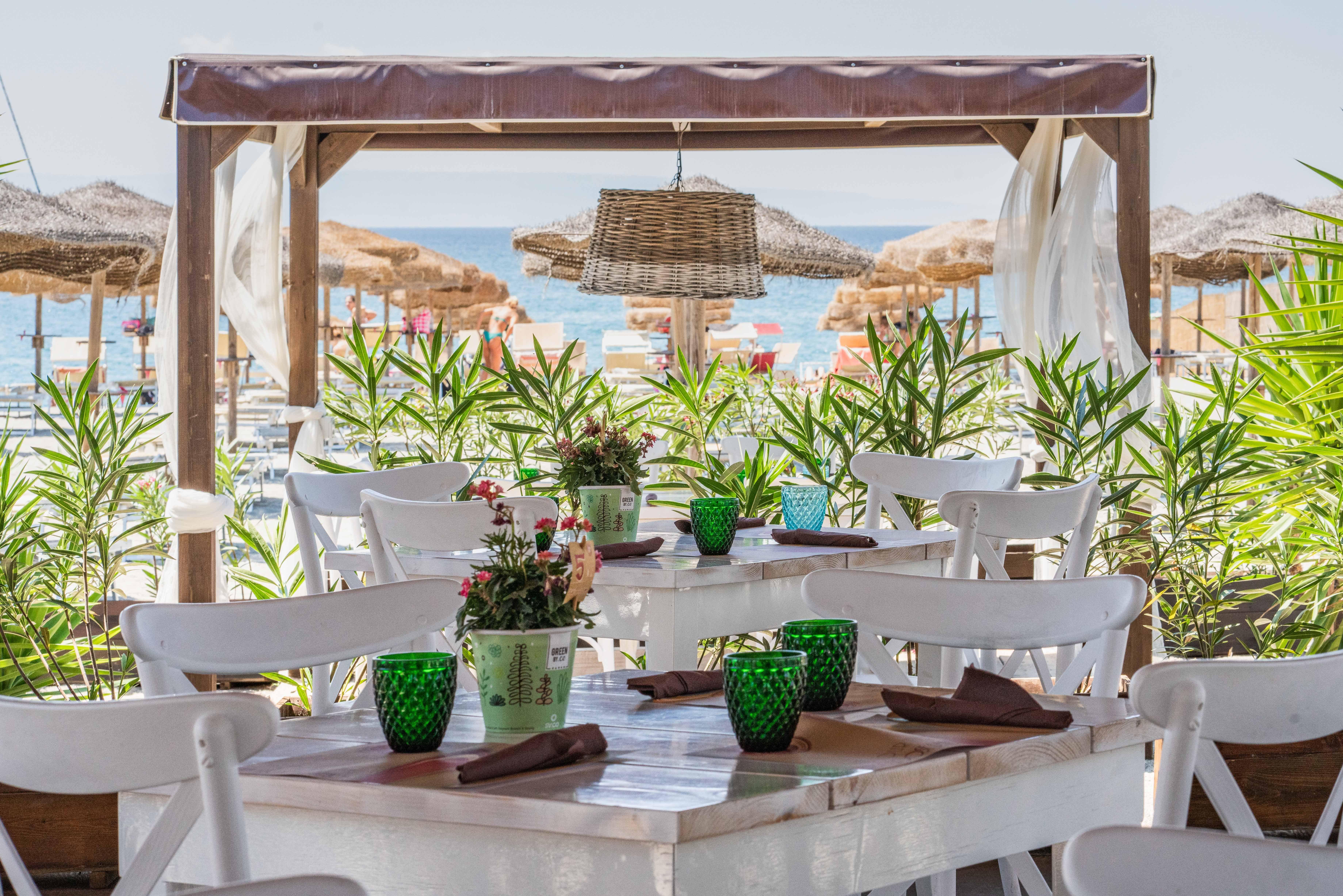 Hang Loose Beach Restaurant