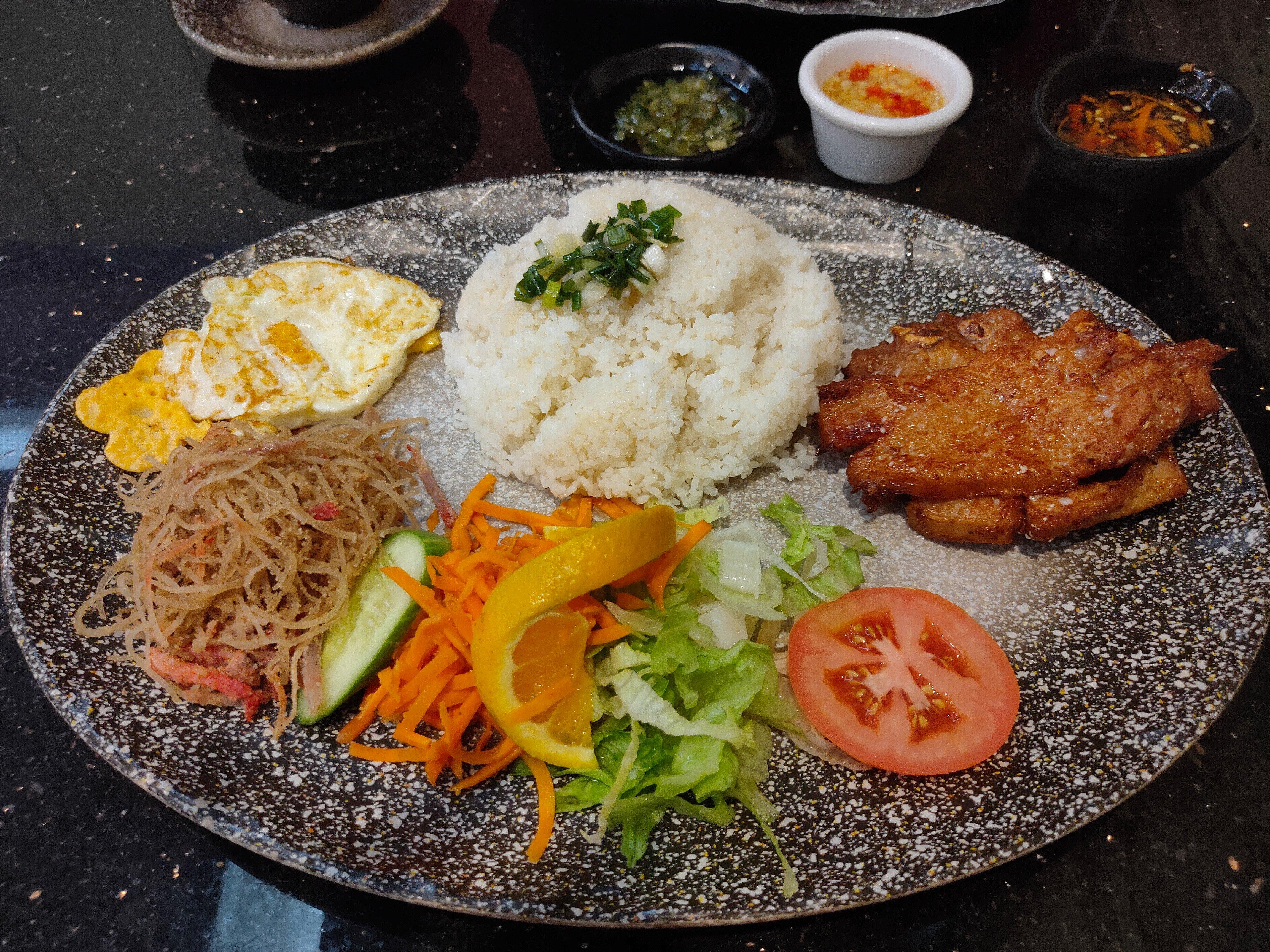 Food World Gourmet Cafe