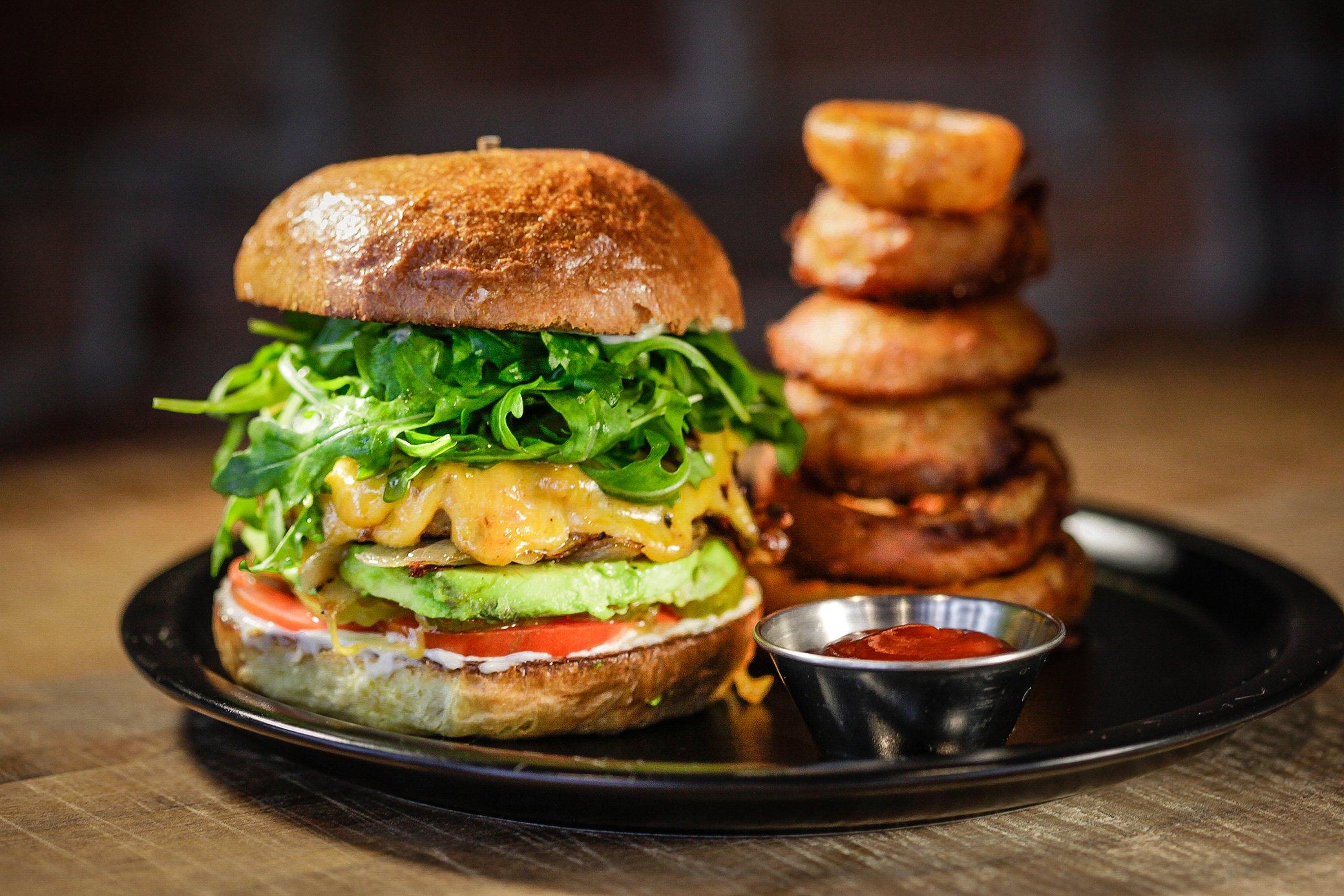 Schmooze Bar and Breakfast