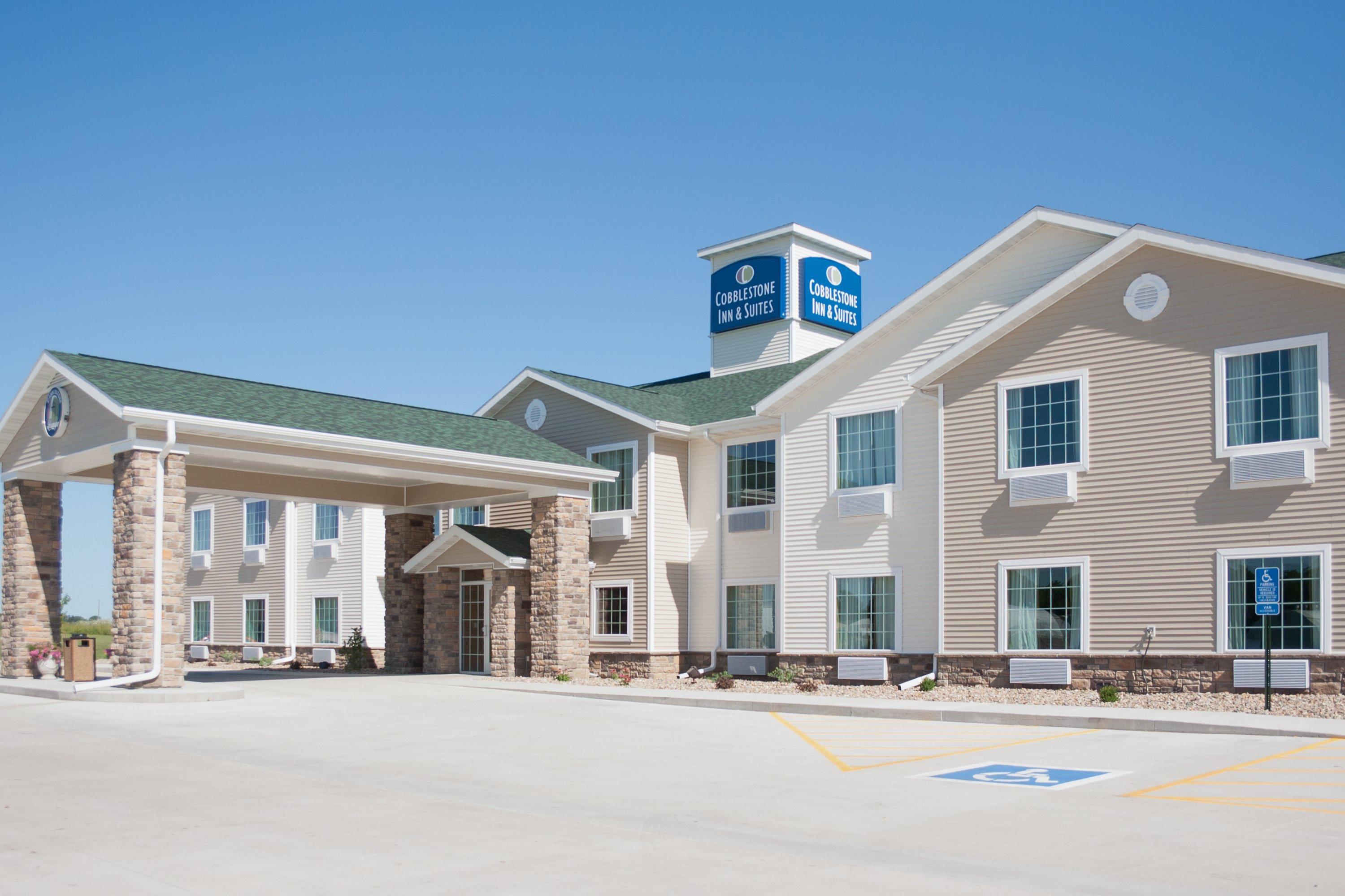 Cobblestone Inn & Suites - Winterset