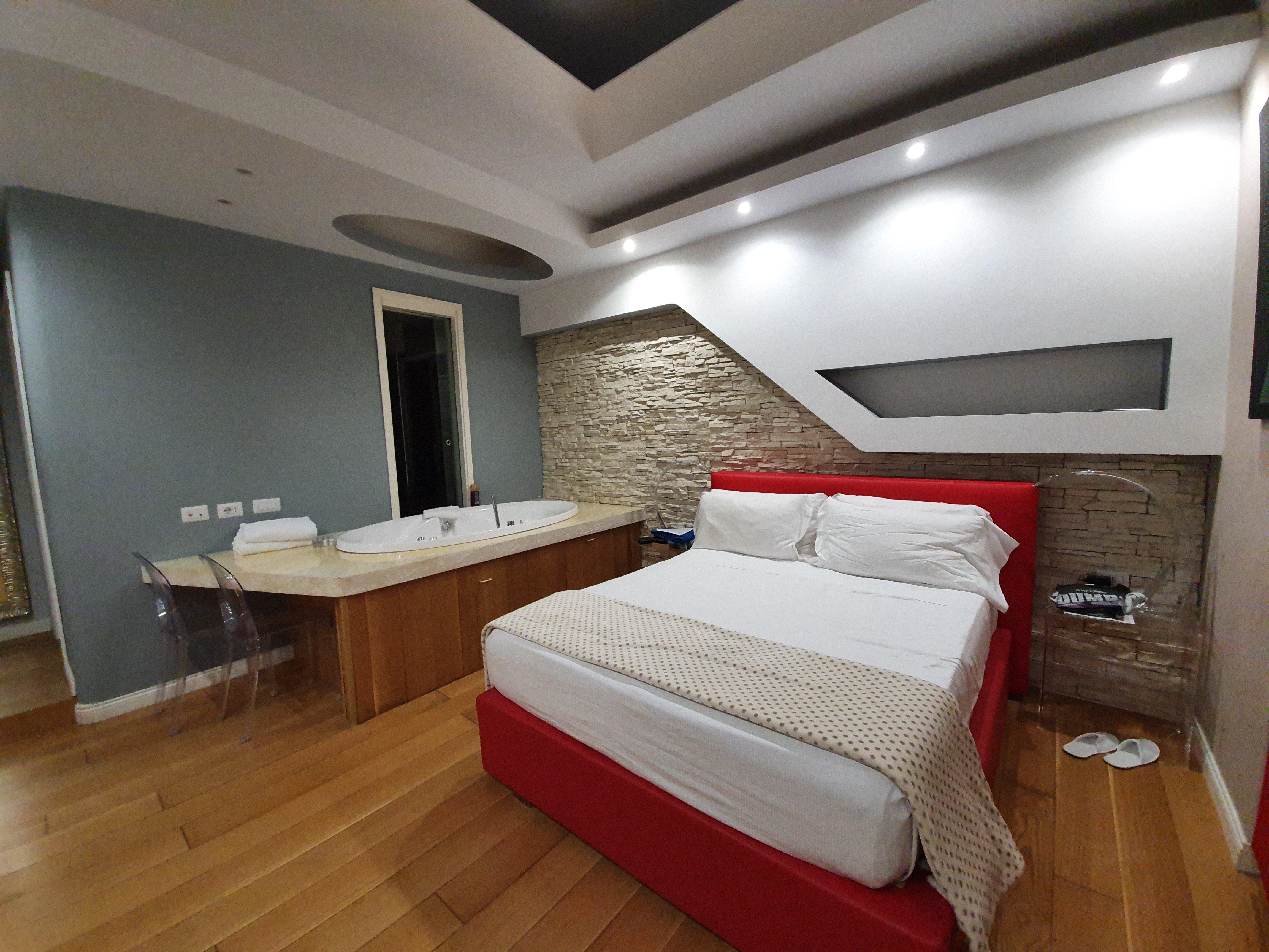 Luxury on the River - Guest House