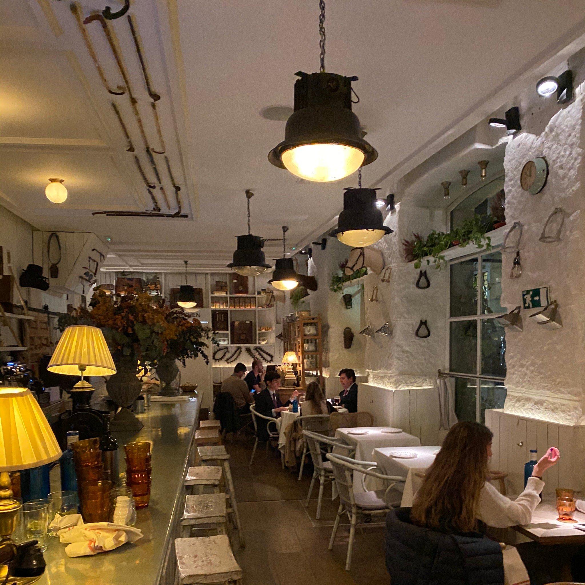 El Perro & La Galleta