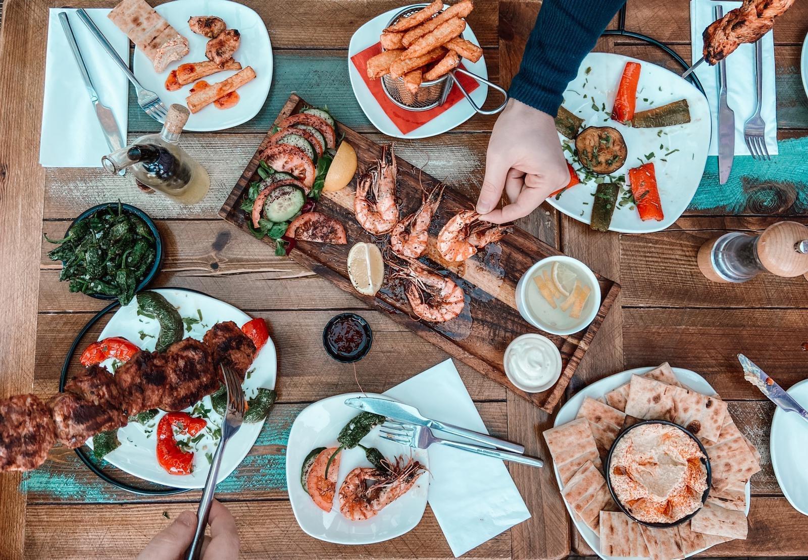 Efes wine & tapas bar