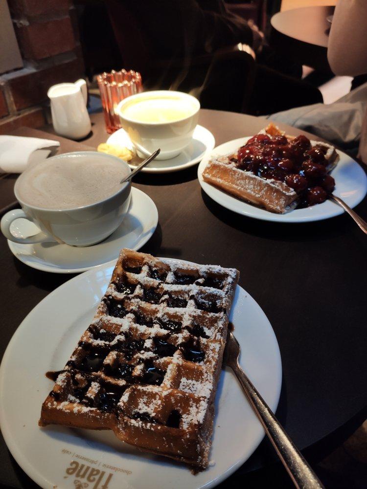 Photo by MauRevulotion