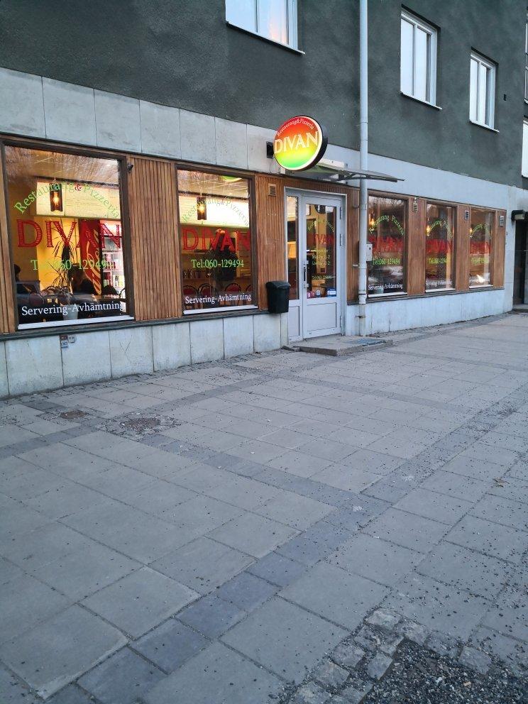 Restaurang & Pizzeria Divan