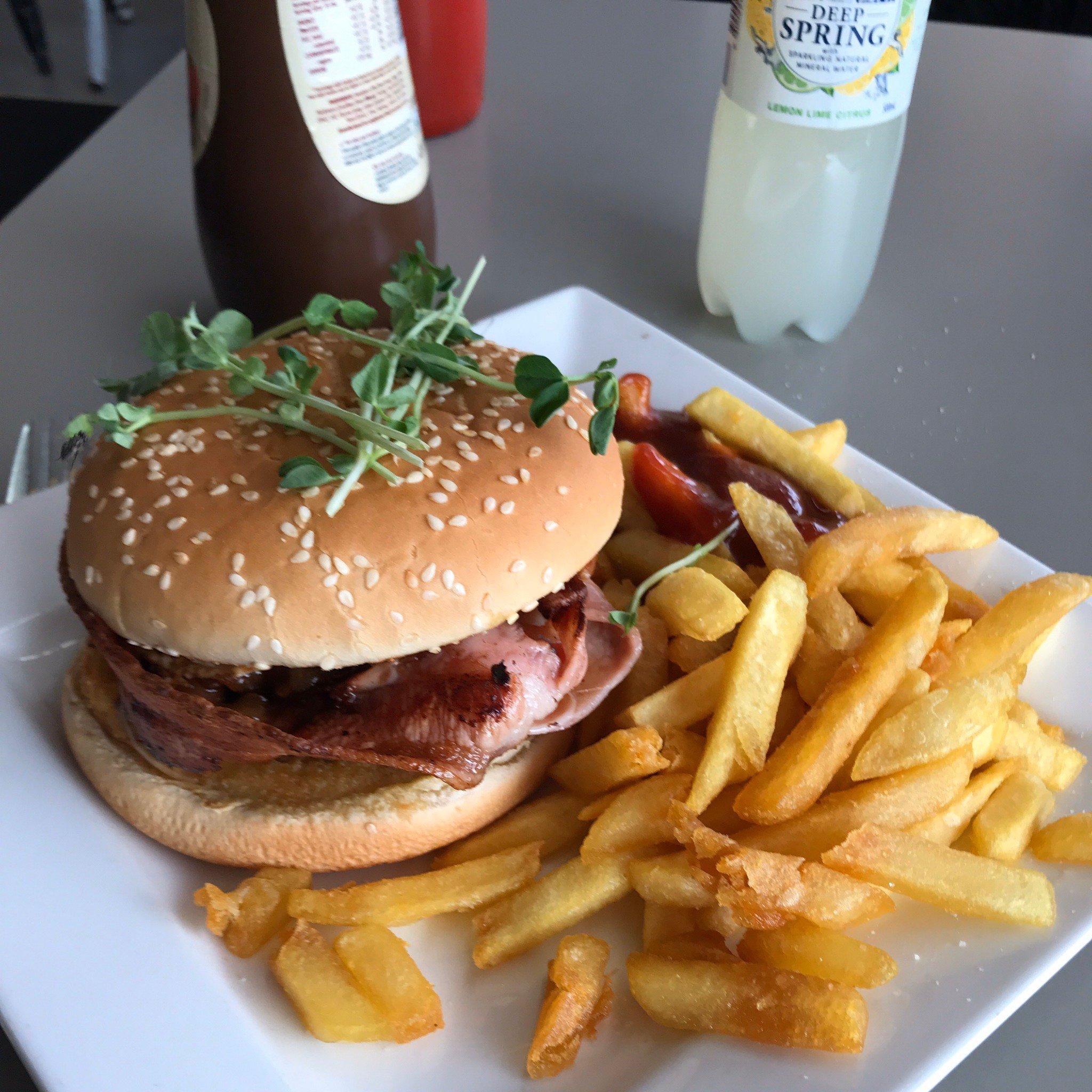 DJ's CAFE & Takeaway