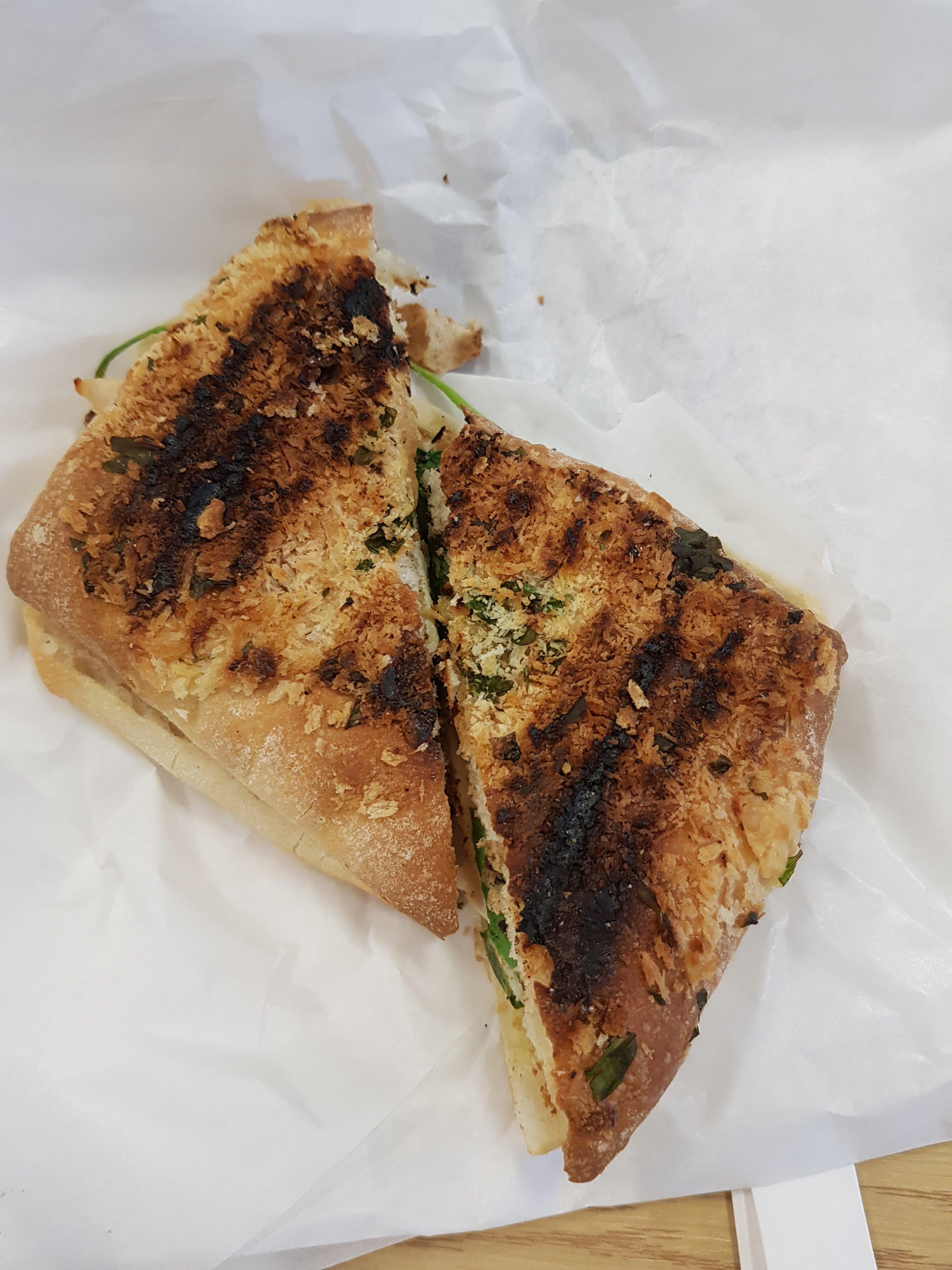 Photo by Q6665LWtanyab