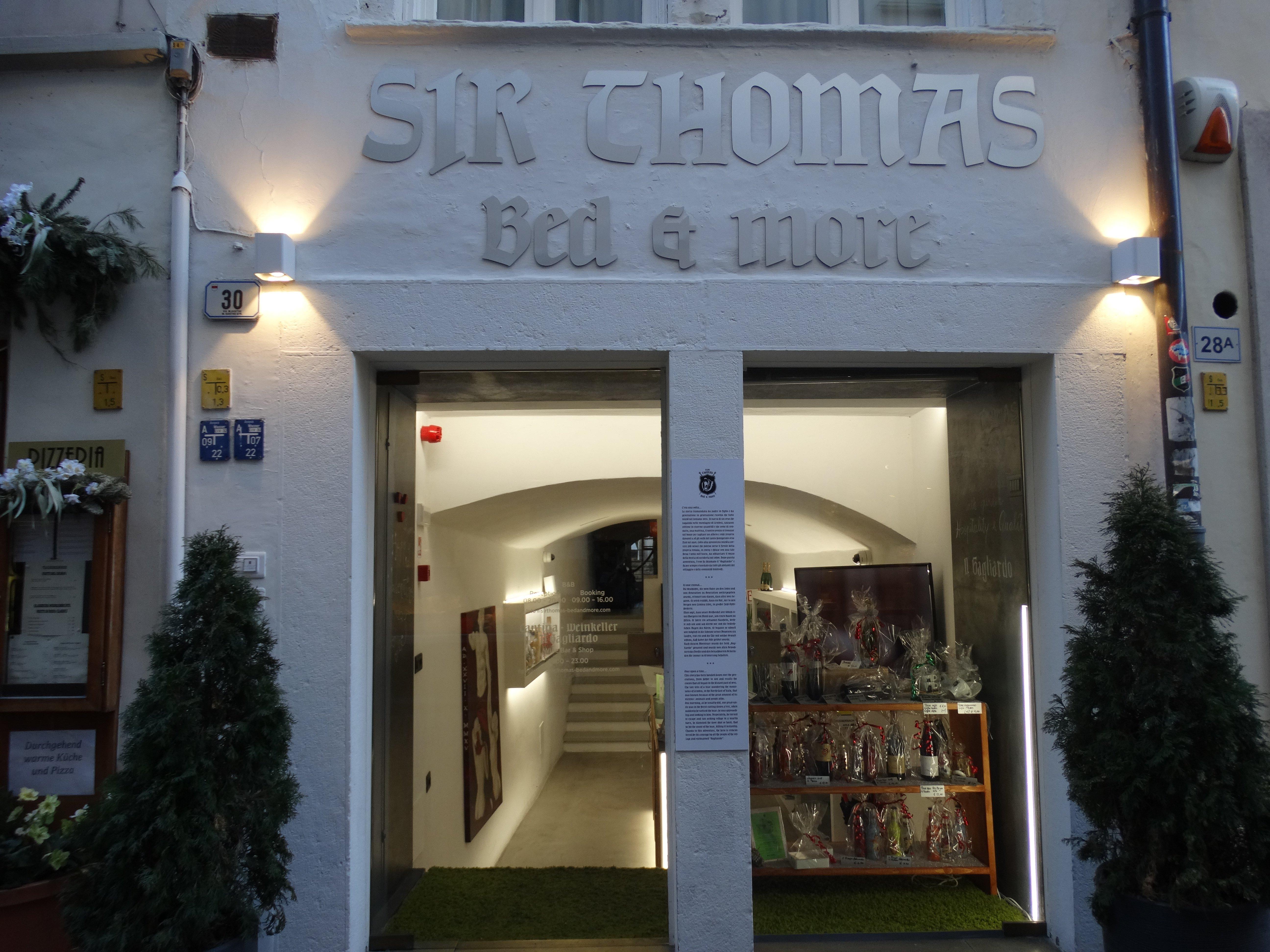 Sir Thomas Bed And More