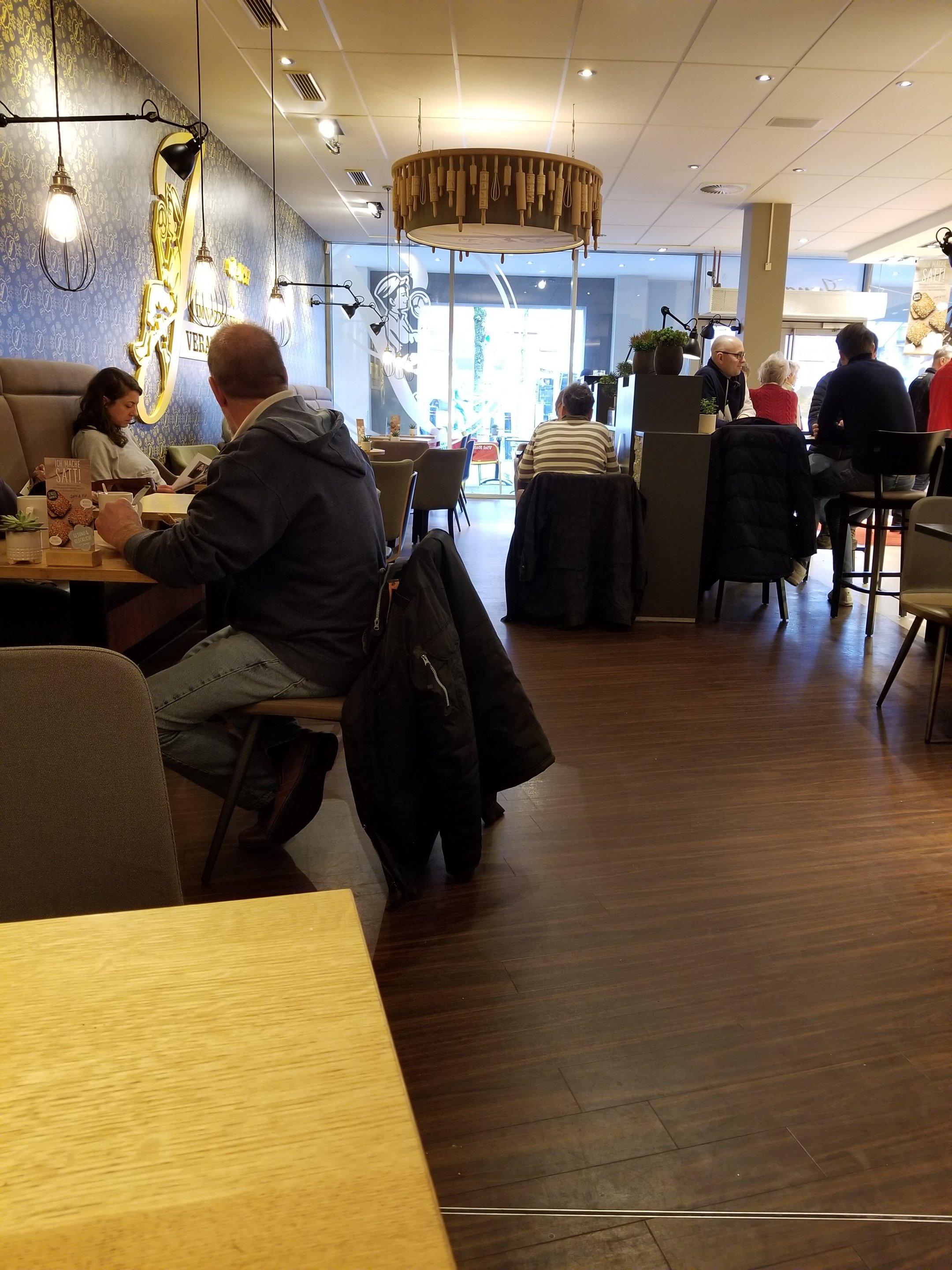 Junge Die Bäckerei. Bad Oldesloe Hindenburgstr.