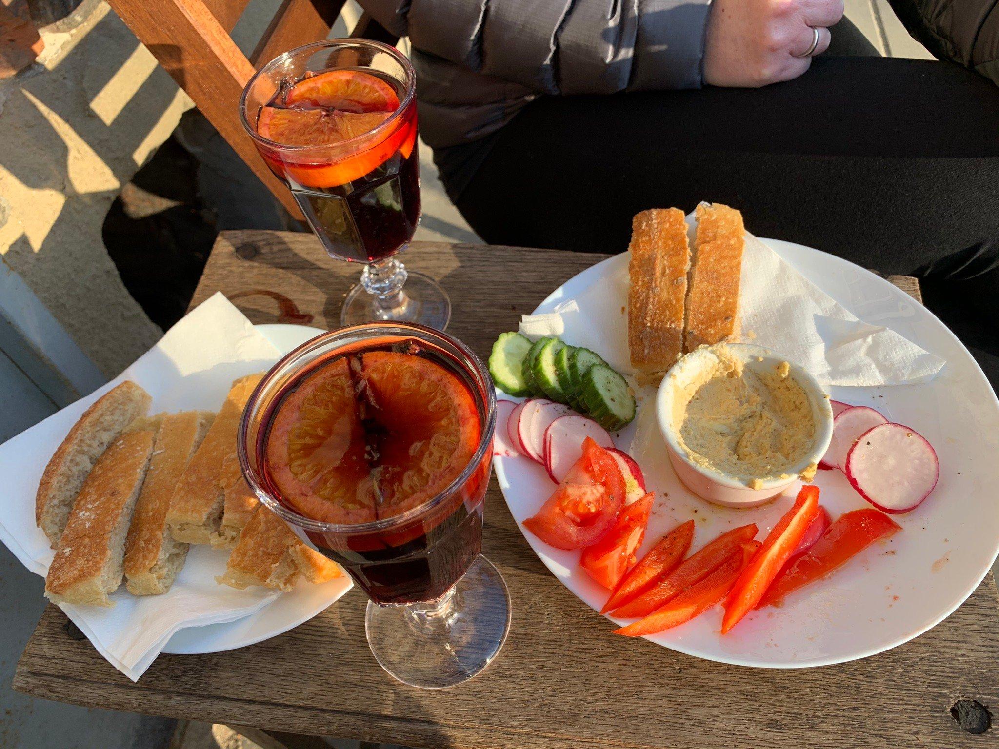 "Po Drodze" kawiarnia przy kładce